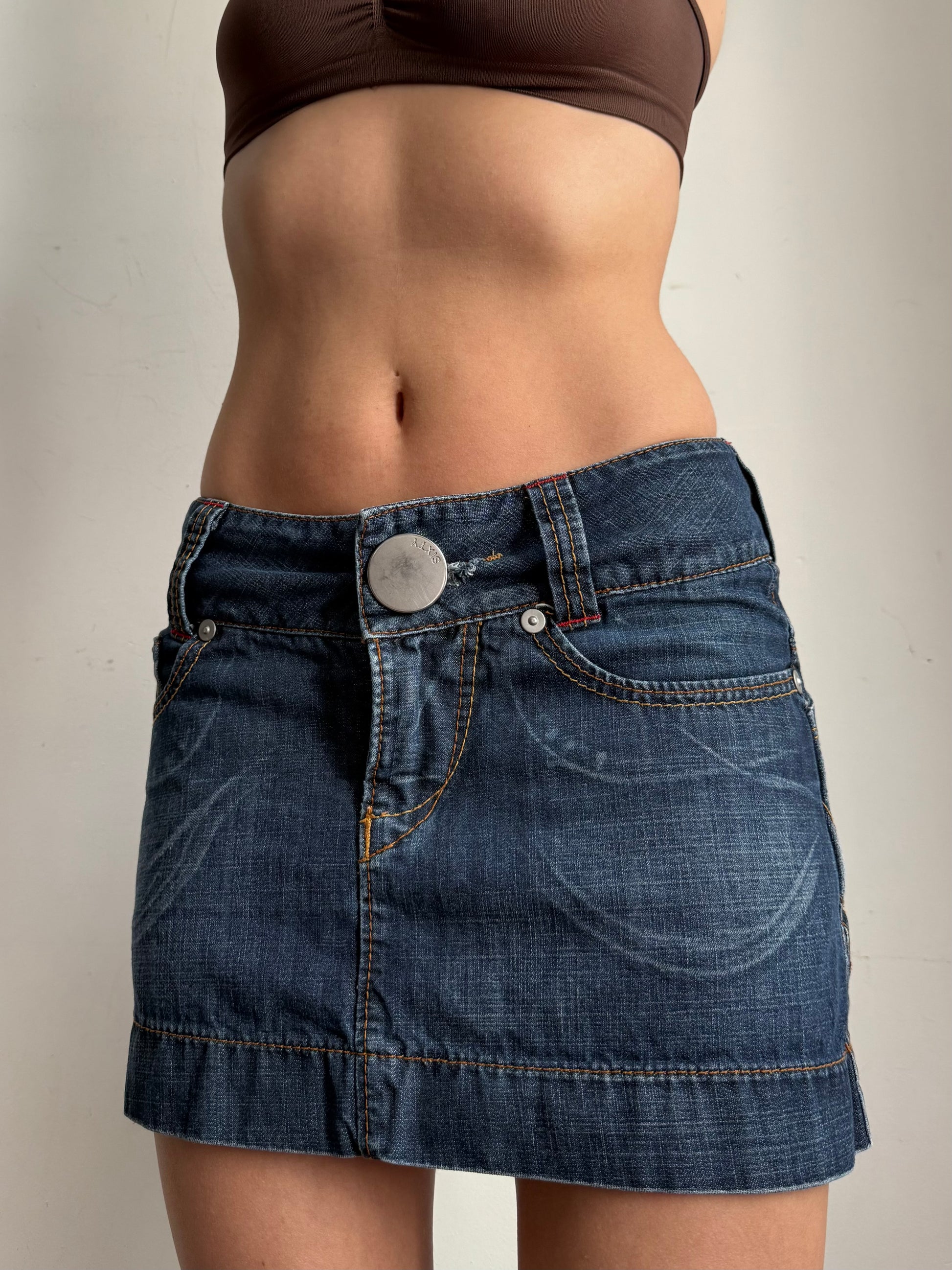 Navy denim low rise mini skirt (S)