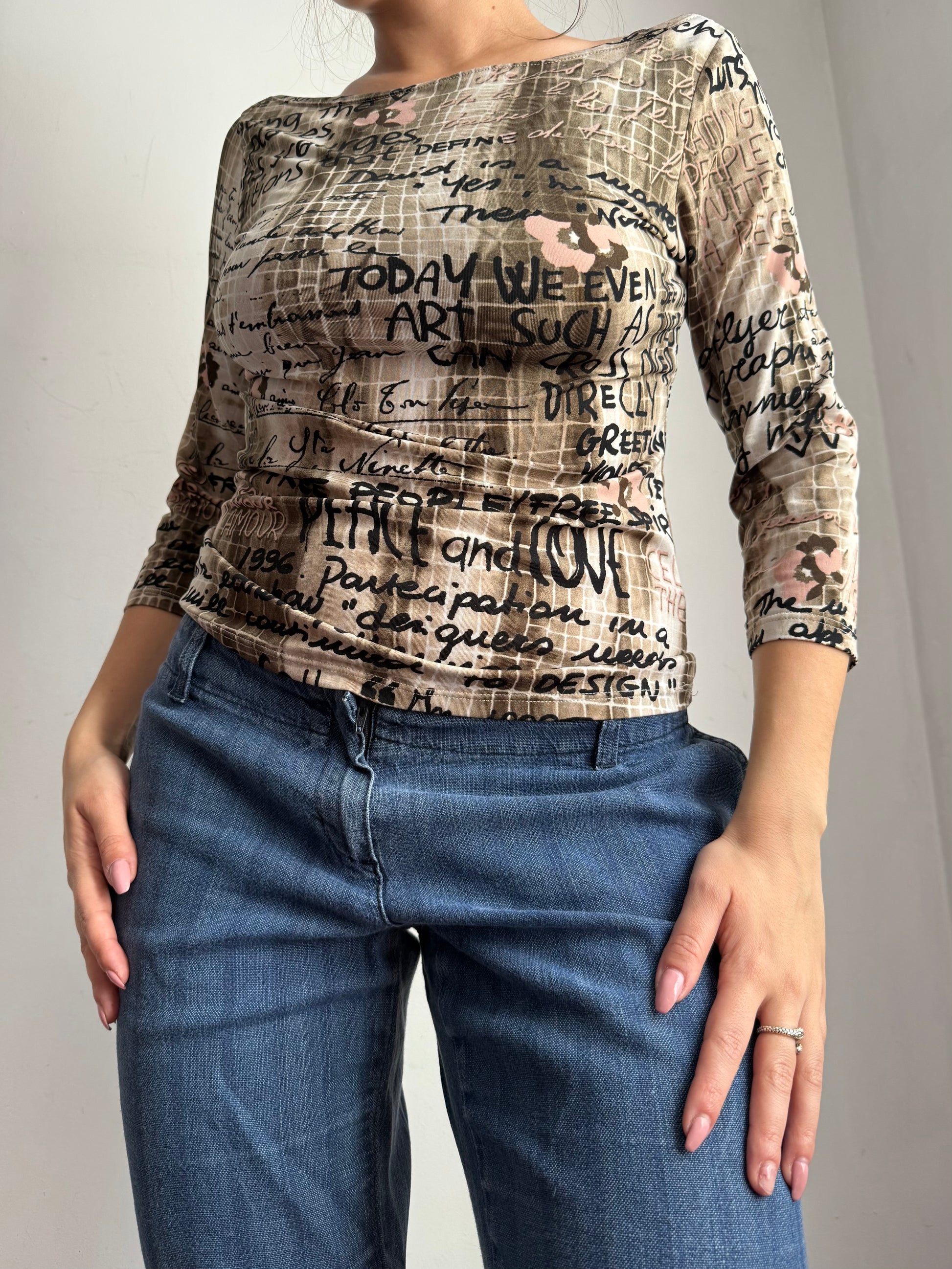 Khaki graphic long sleeves top (S/M)