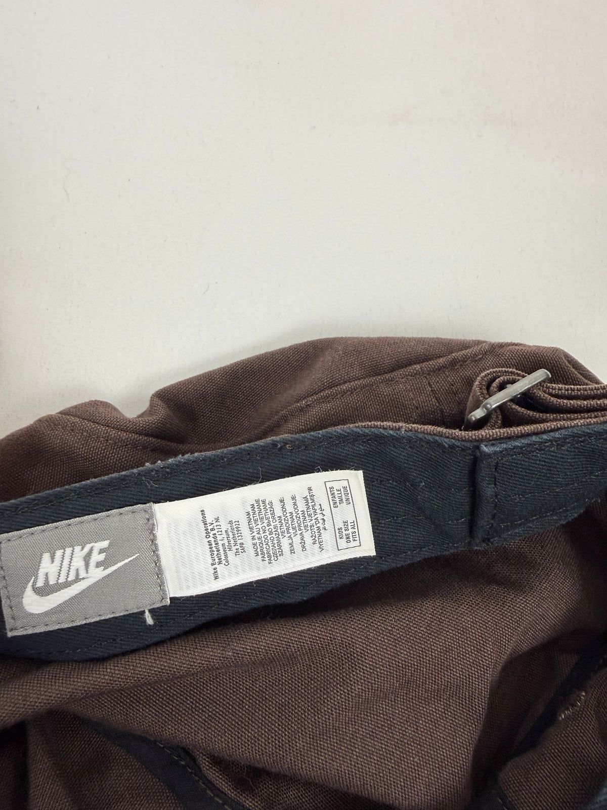 Brown cap with embroidered logo