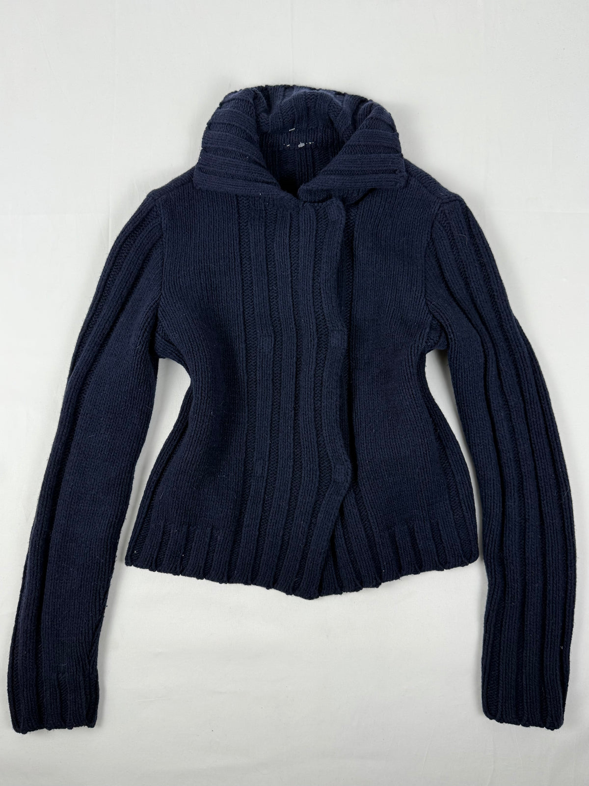 Mini-robe en maille grise à manches courtes avec nouage (S)
