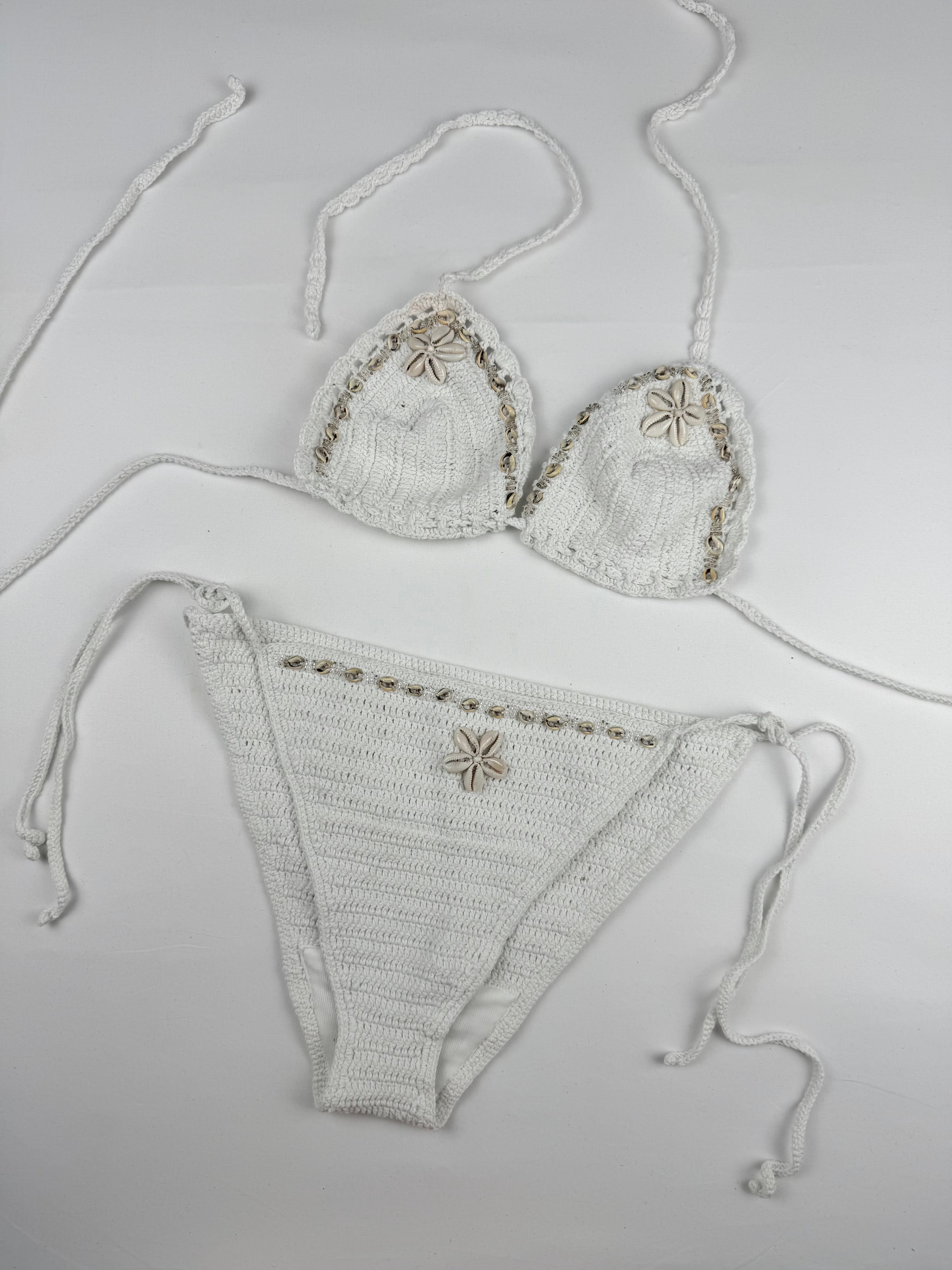 White crochet bikini set (M)