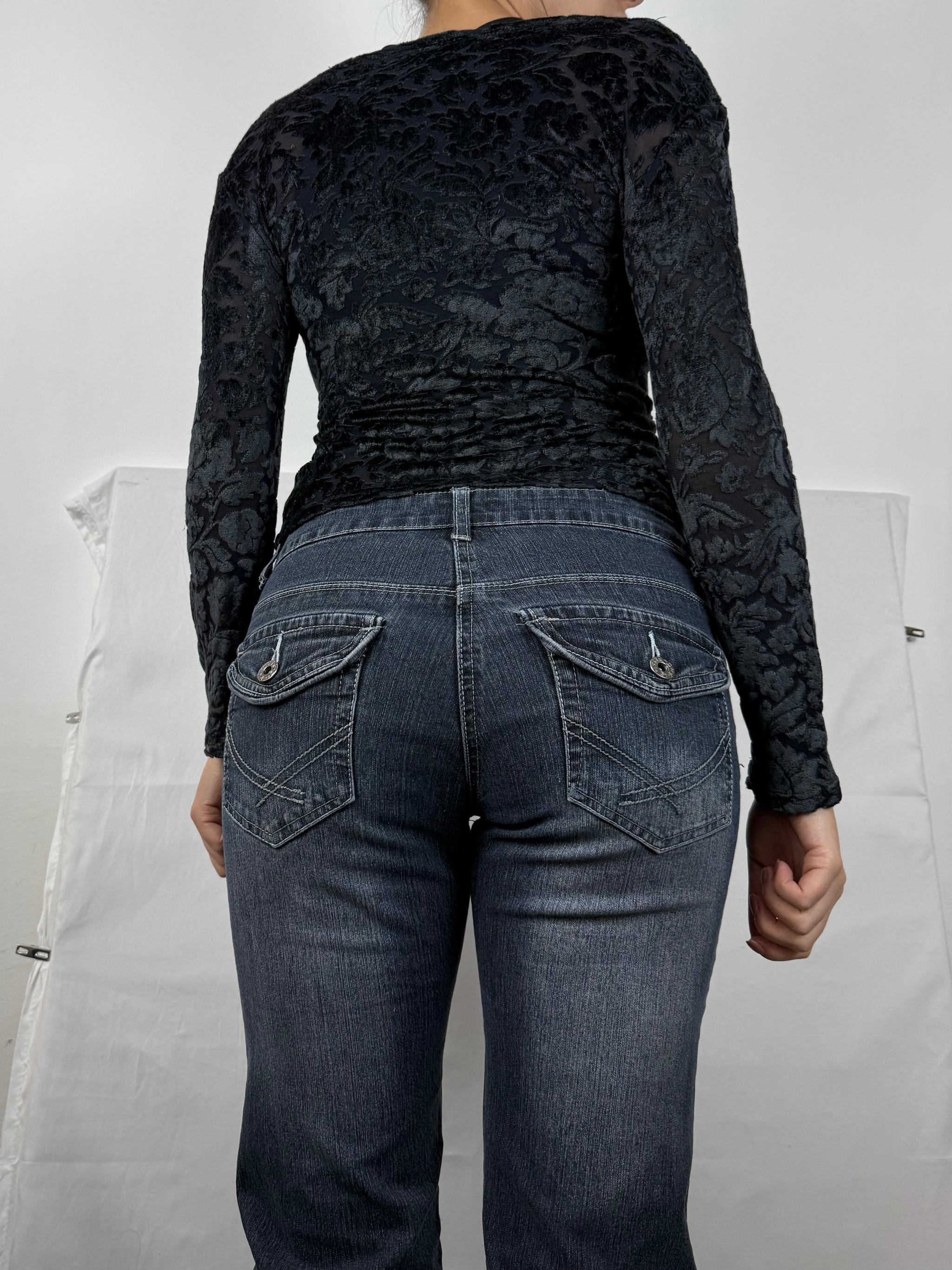 Black floral velvet long sleeves top (S)
