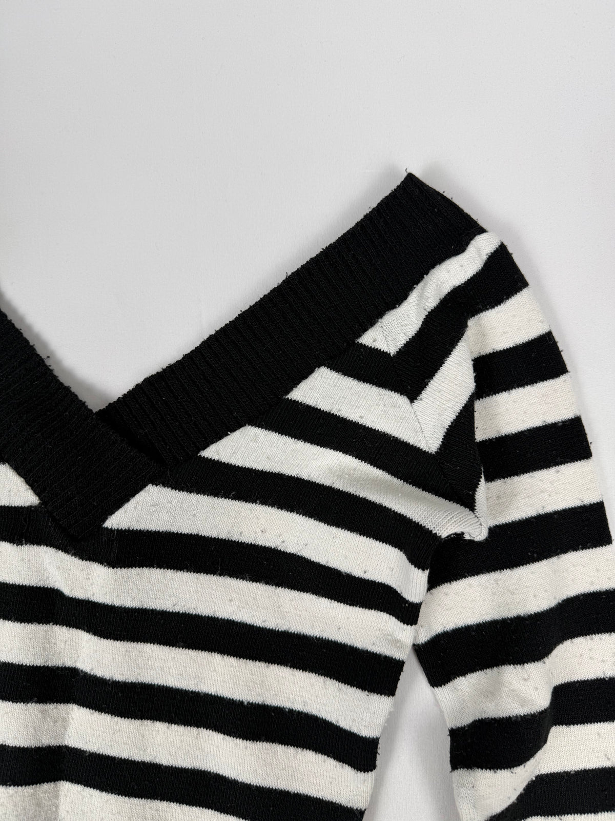 Black & white striped jumper (M)