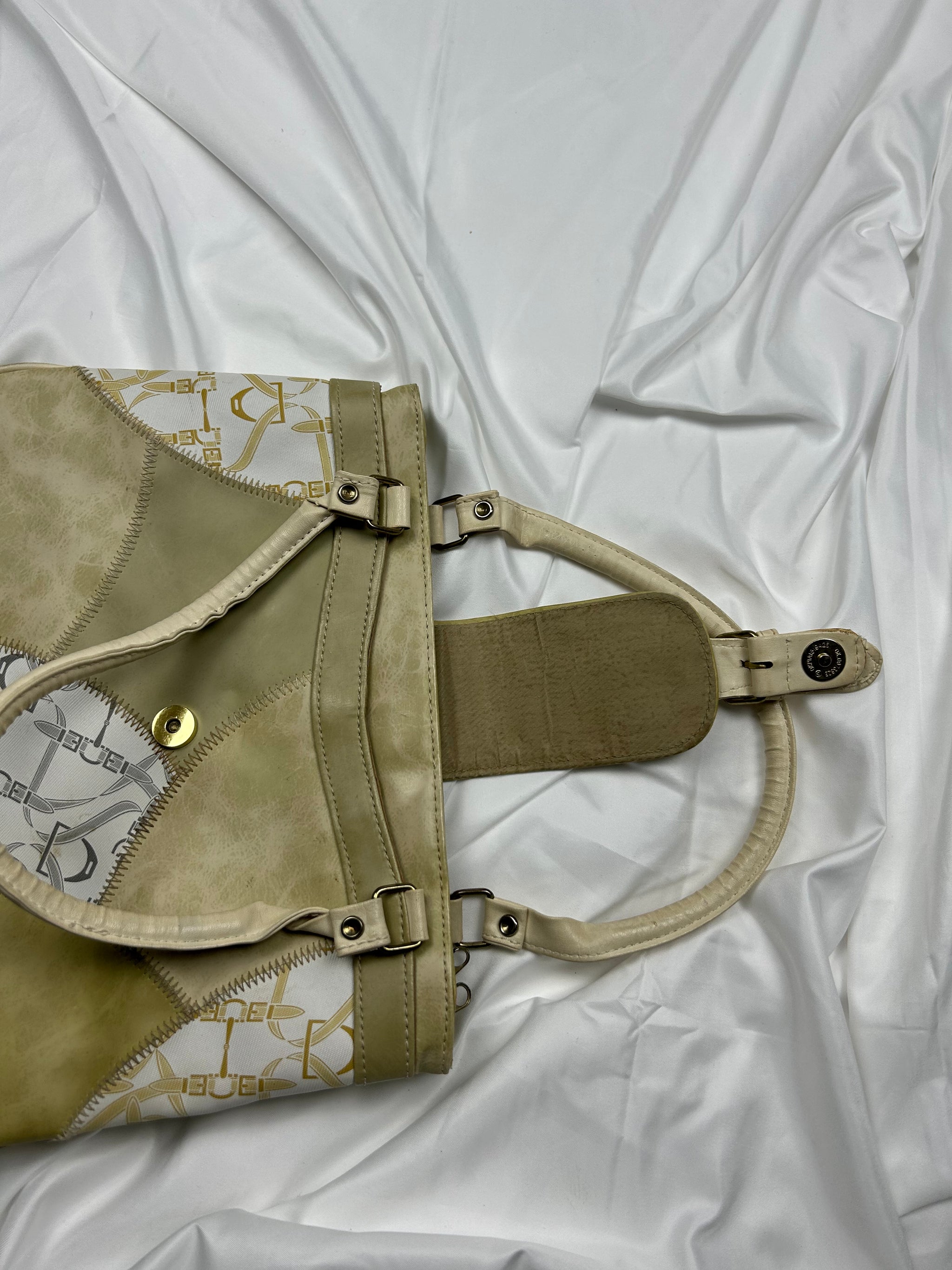Cream buckle belt handbag (30x21cm)