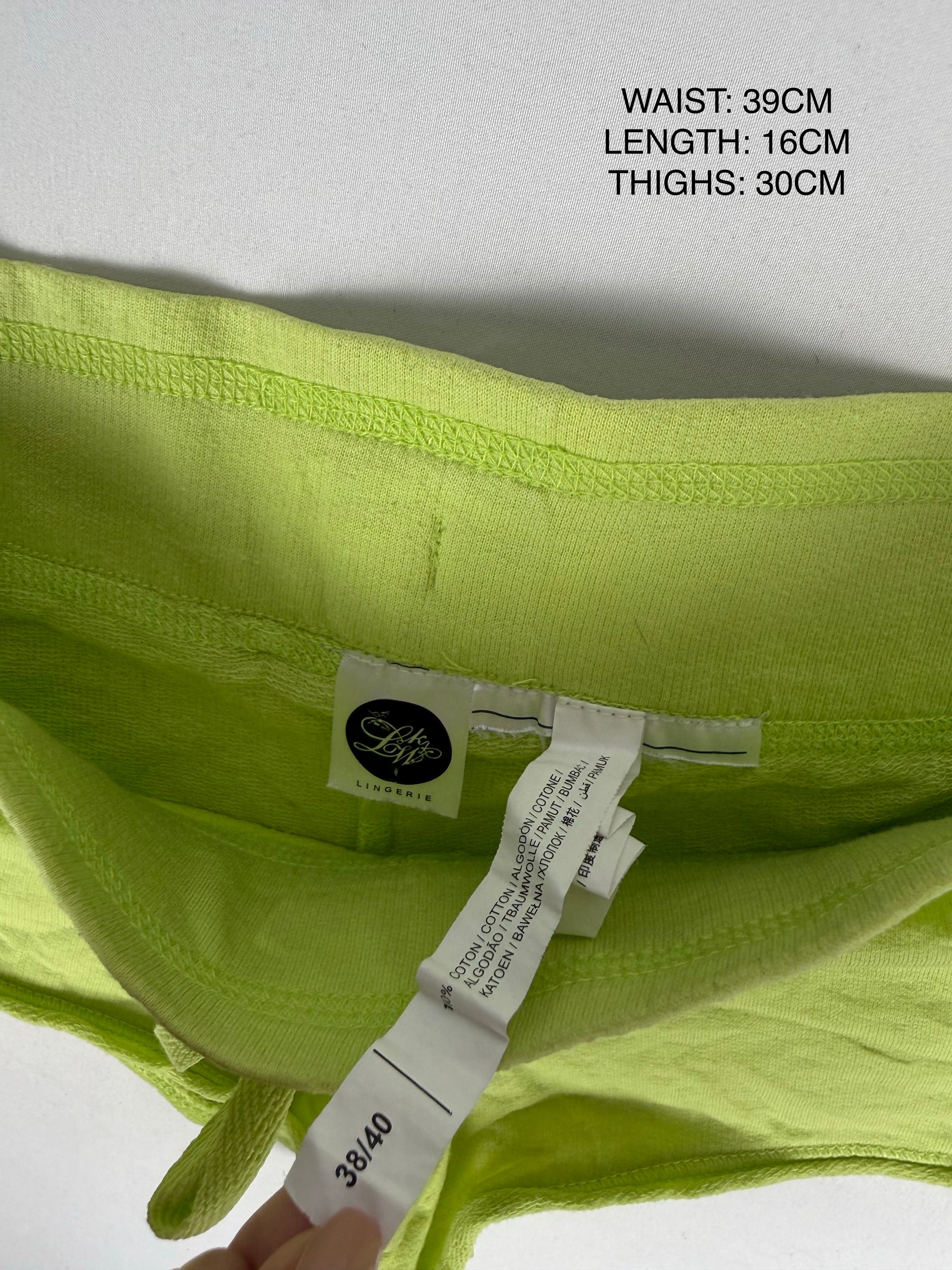 Green cotton activewear mini short (M)