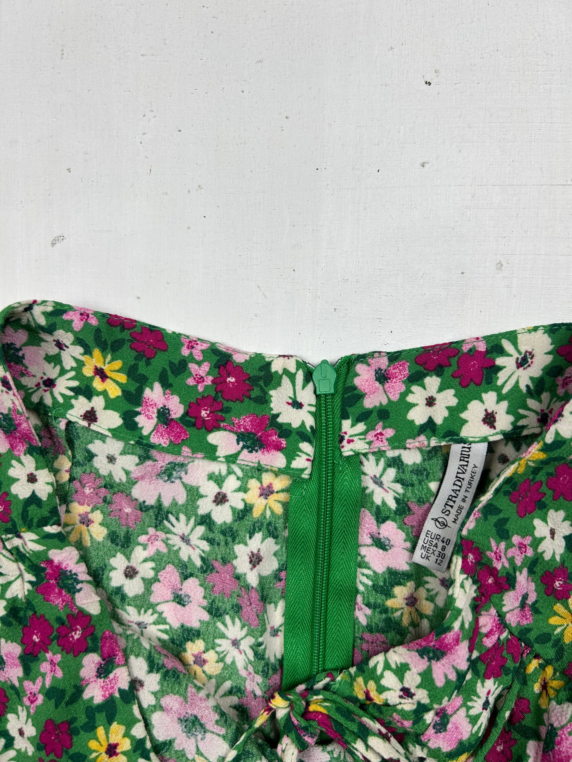 Green floral low rise maxi skirt (L)
