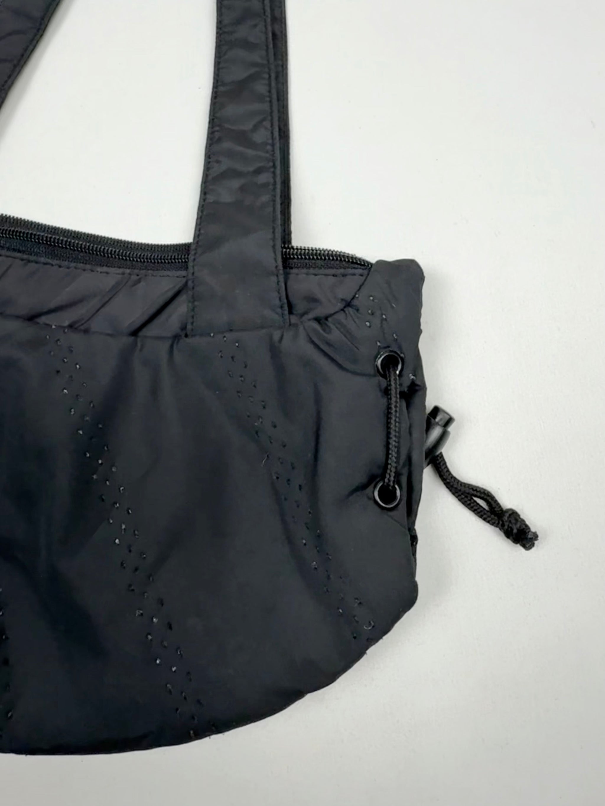 Black activewear logo shoulder bag (29x15cm)