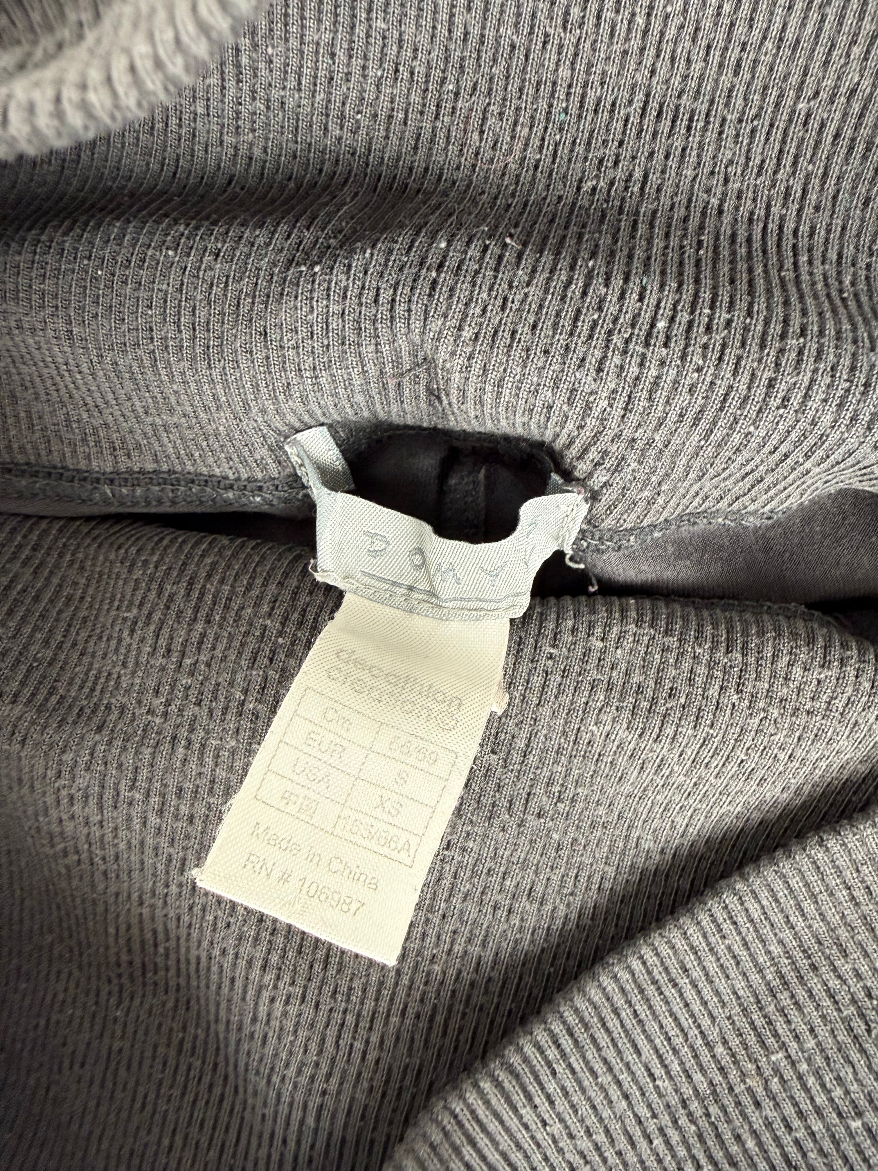 Navy stretchy low rise capri pants (S)