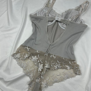 White lace bodysuit top (M)