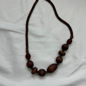 Wood pearls necklace