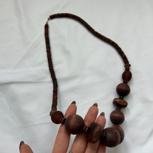 Wood pearls necklace