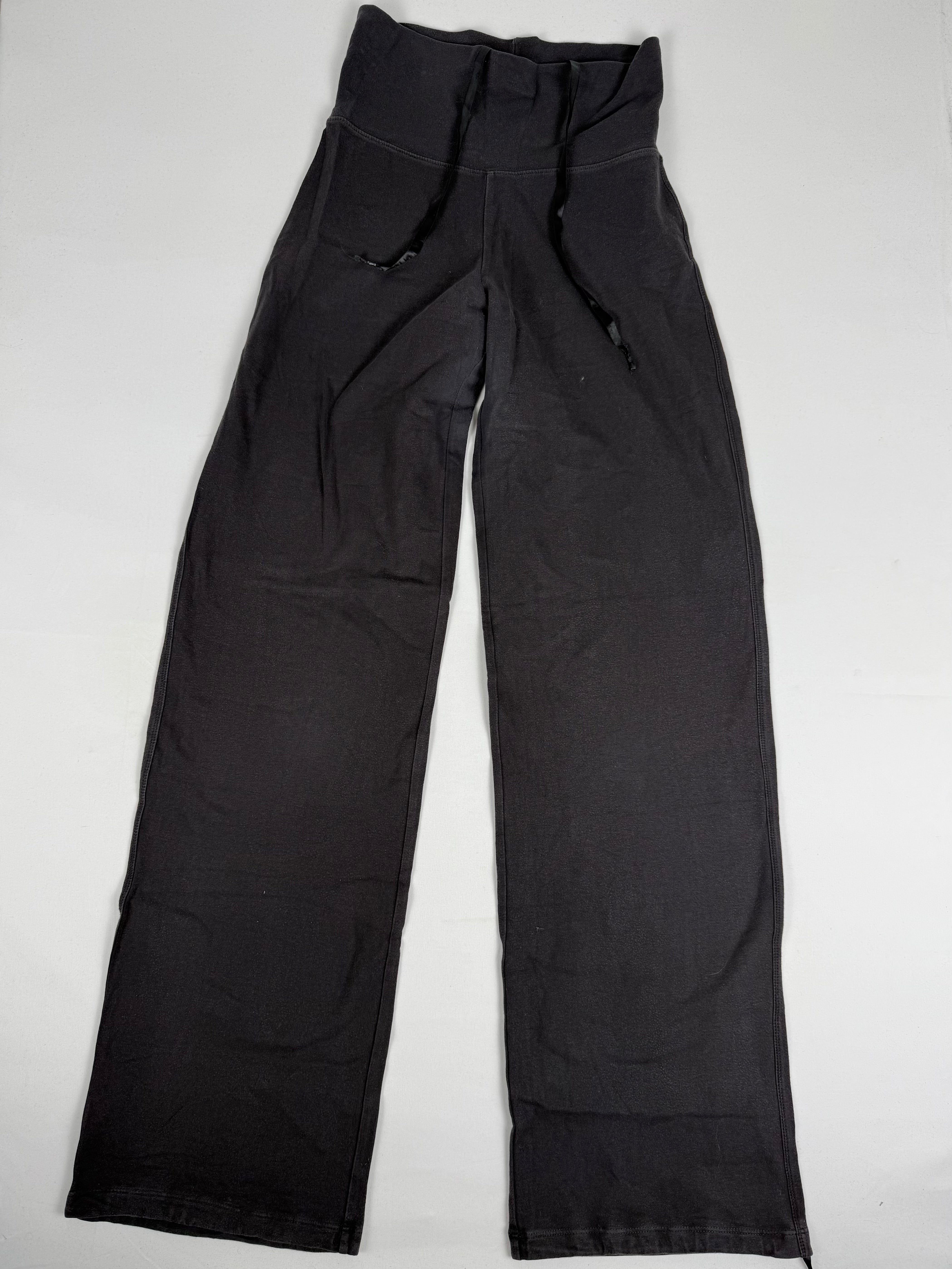 Black low rise activewear pants (XS)