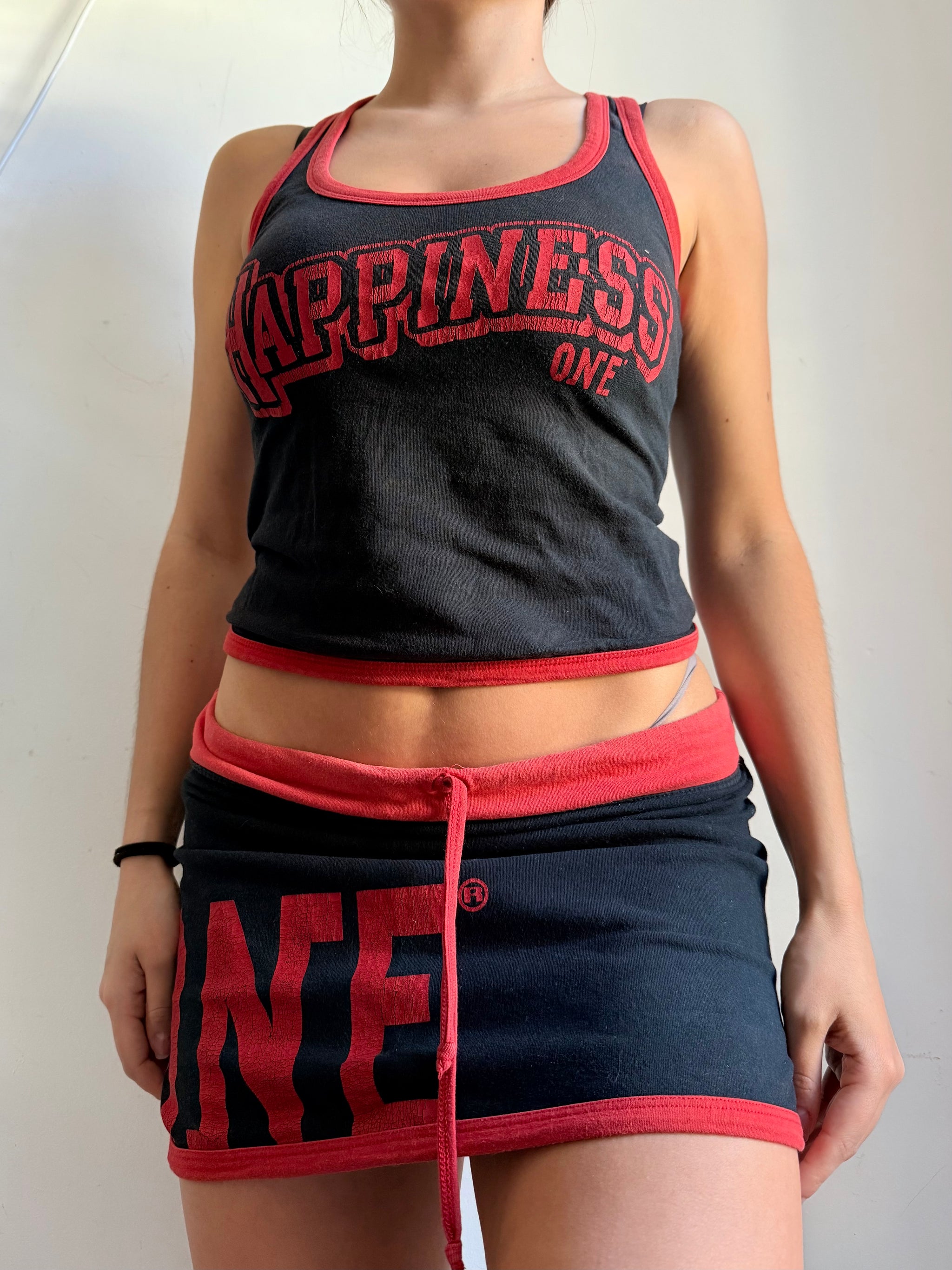Black & red activewear mini skirt + top set (M)