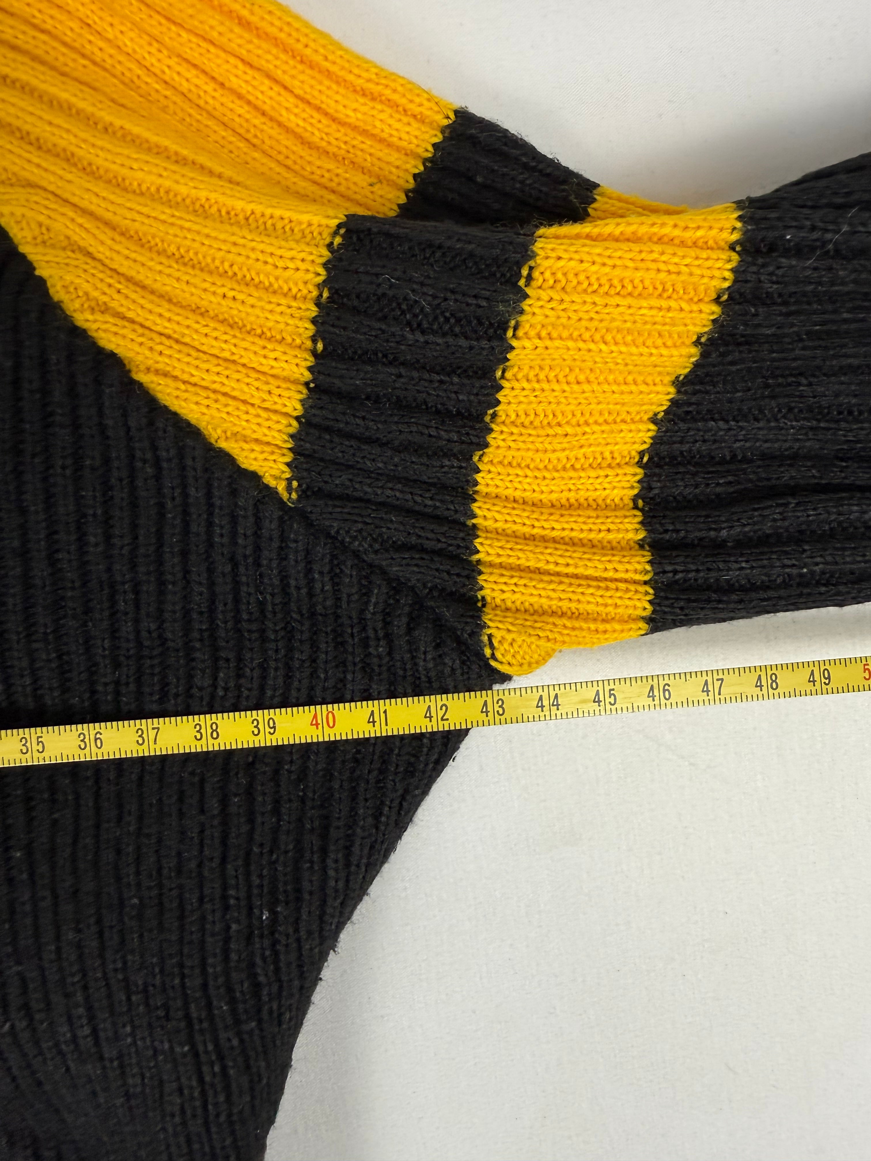 Mini-robe en maille grise à manches courtes avec nouage (S)