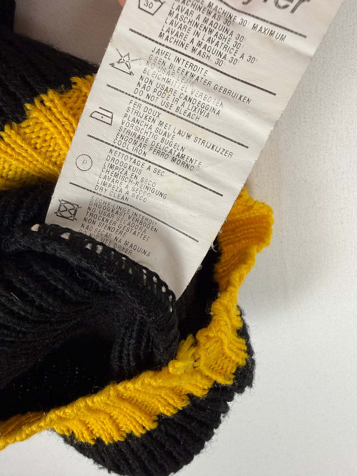 Mini-robe en maille grise à manches courtes avec nouage (S)