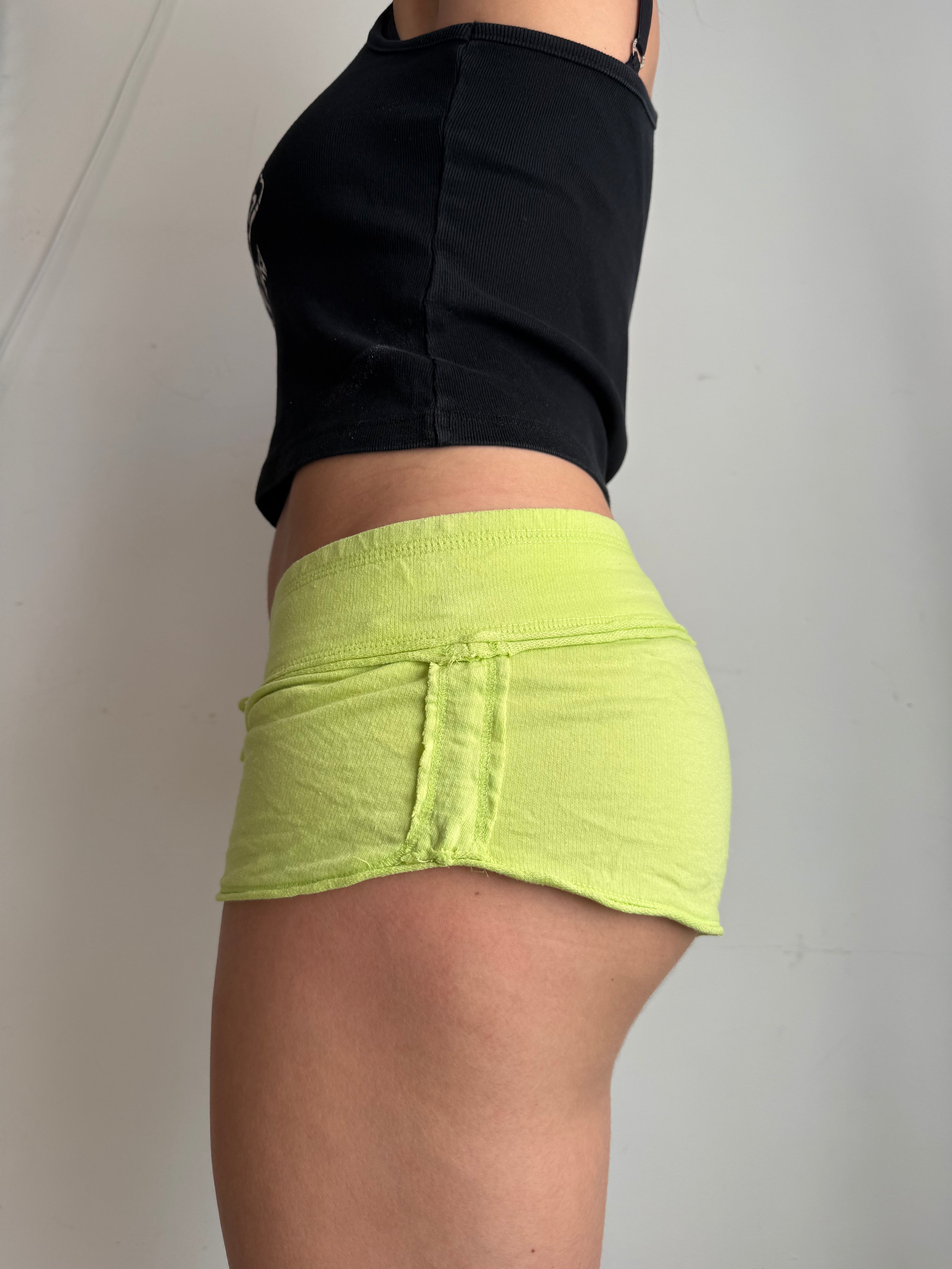 Green cotton activewear mini short (M)