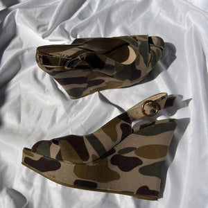 Khaki camo wedge heels (37)