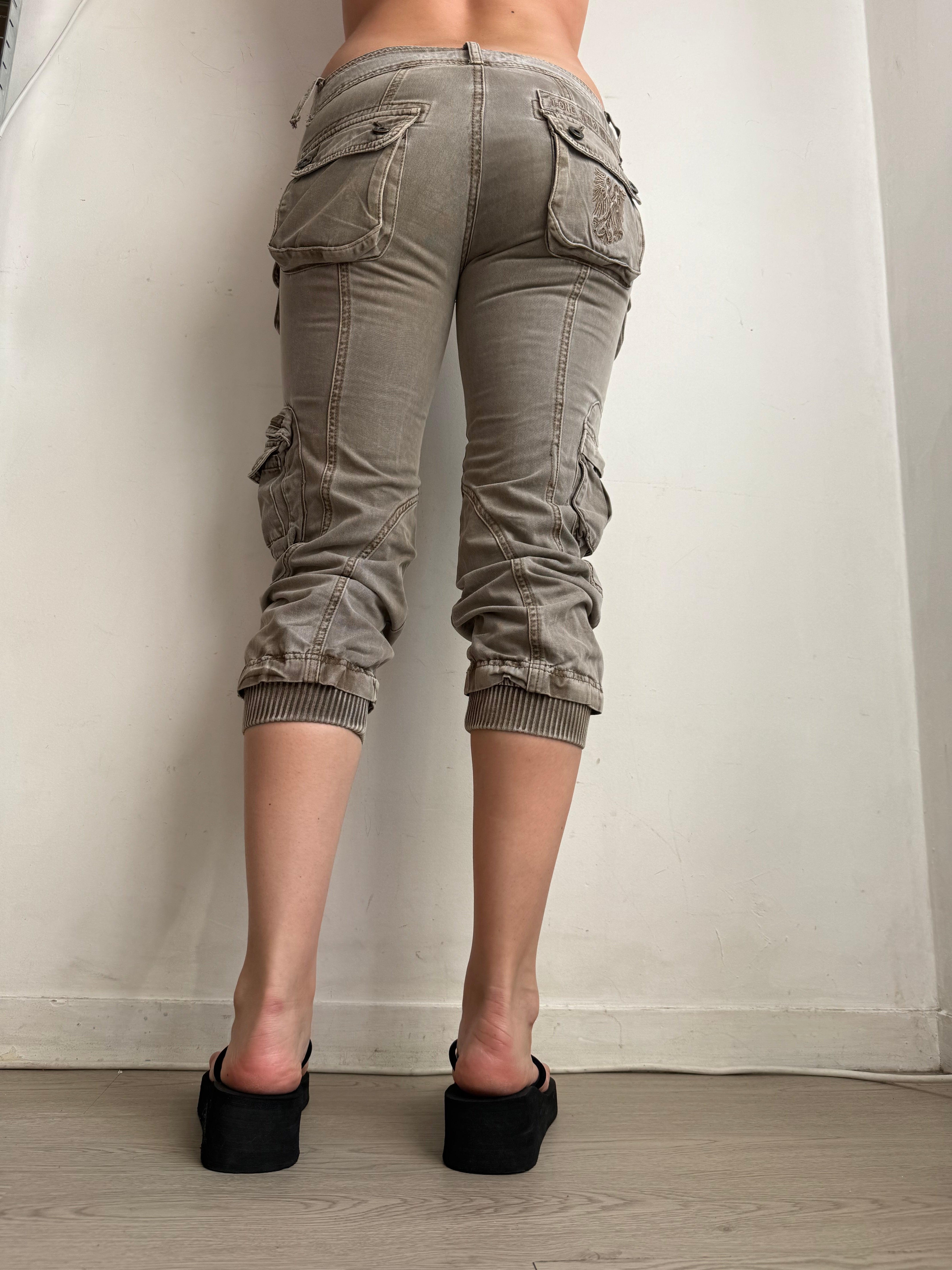 Khaki utility capri pants (S)