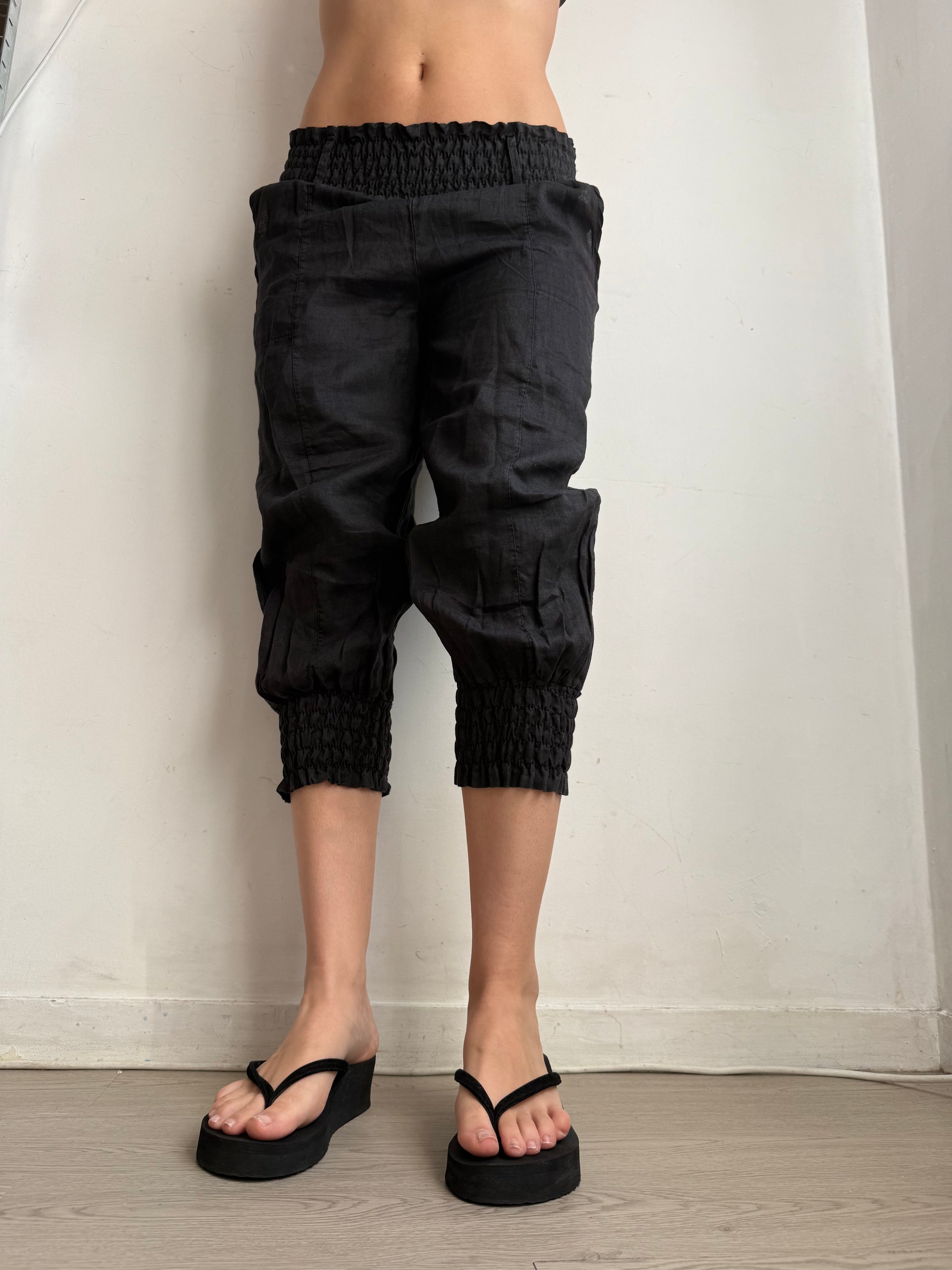 Black 100% linen capri pants (S)