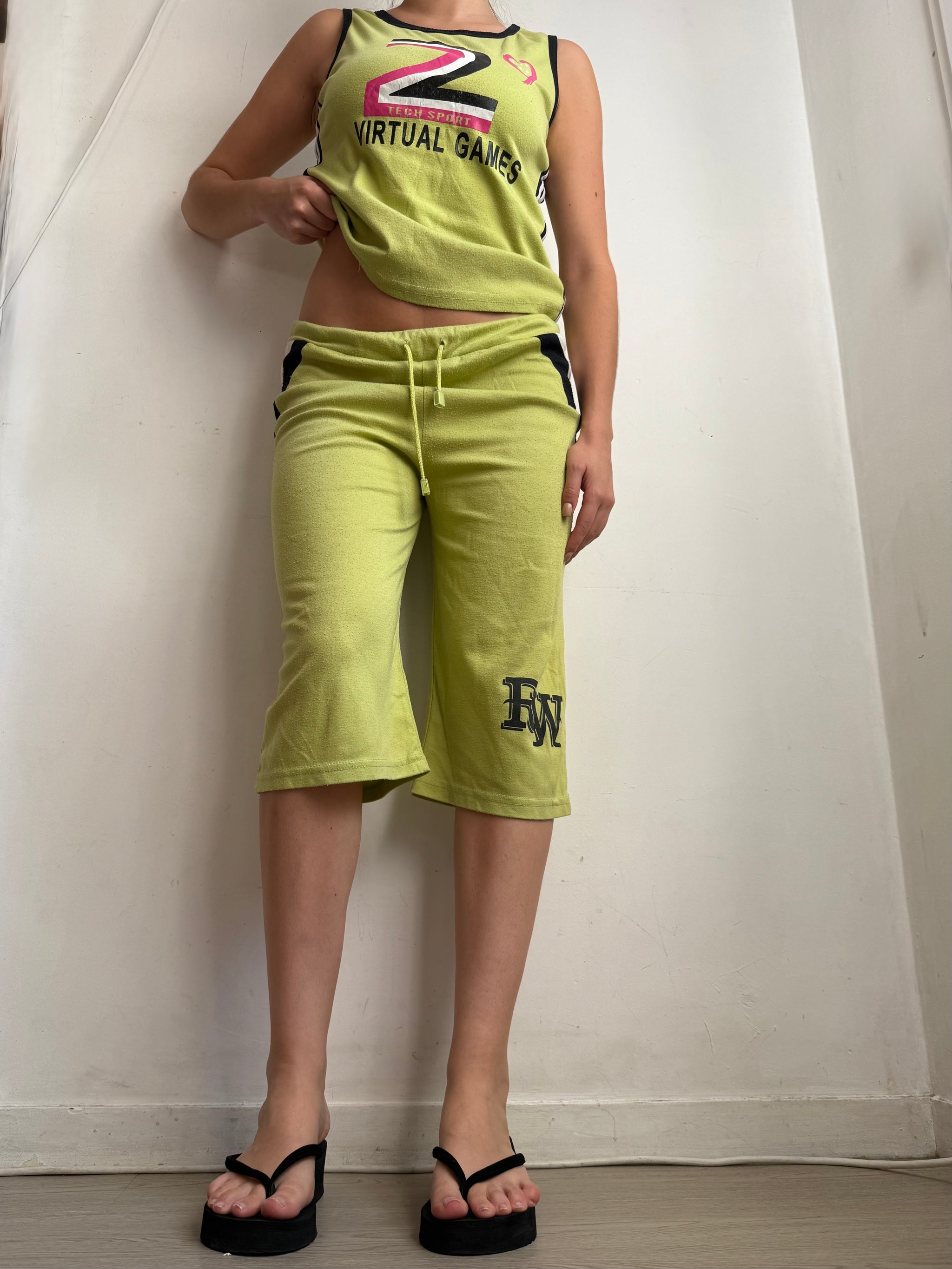 Green activewear capri pants + top set (M)