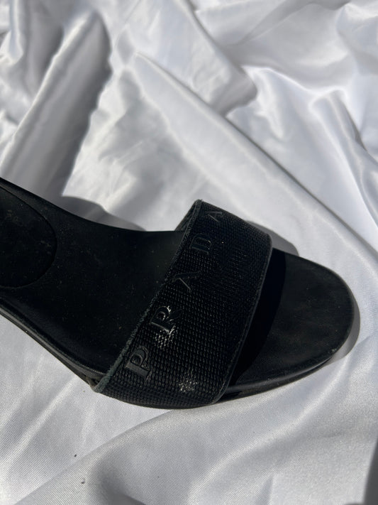 Black logo kitten heels mules (36.5)