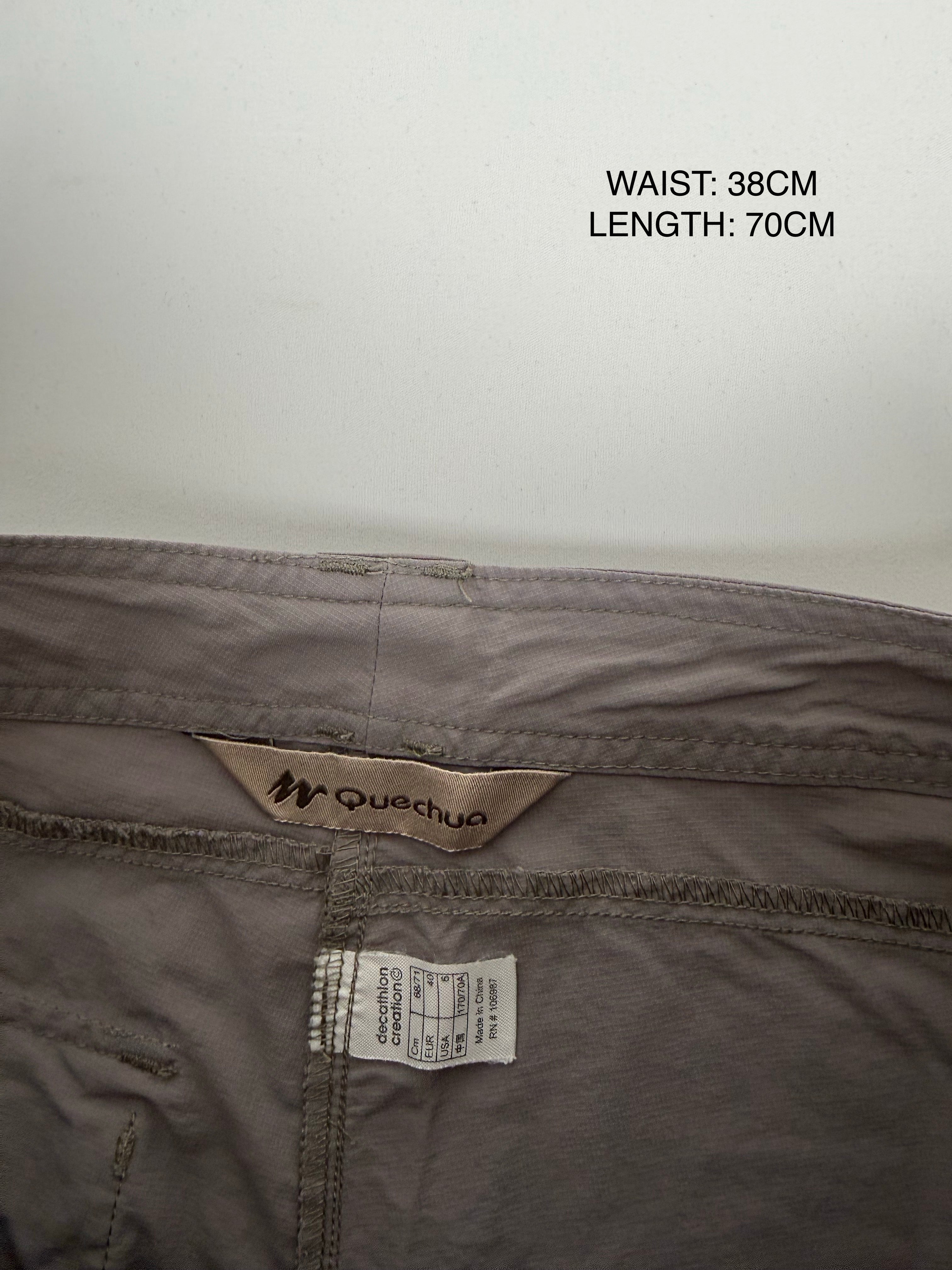 Grey cargo low rise capri pants (L)