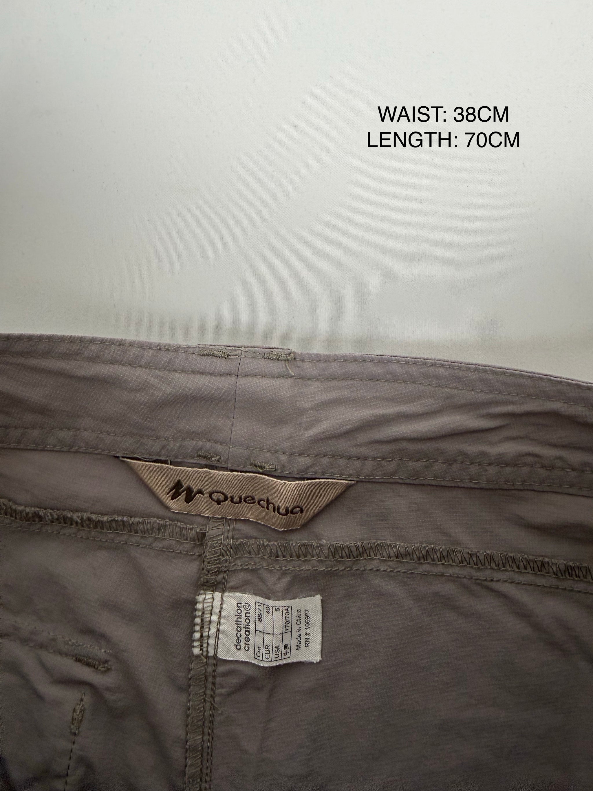 Grey cargo low rise capri pants (L)