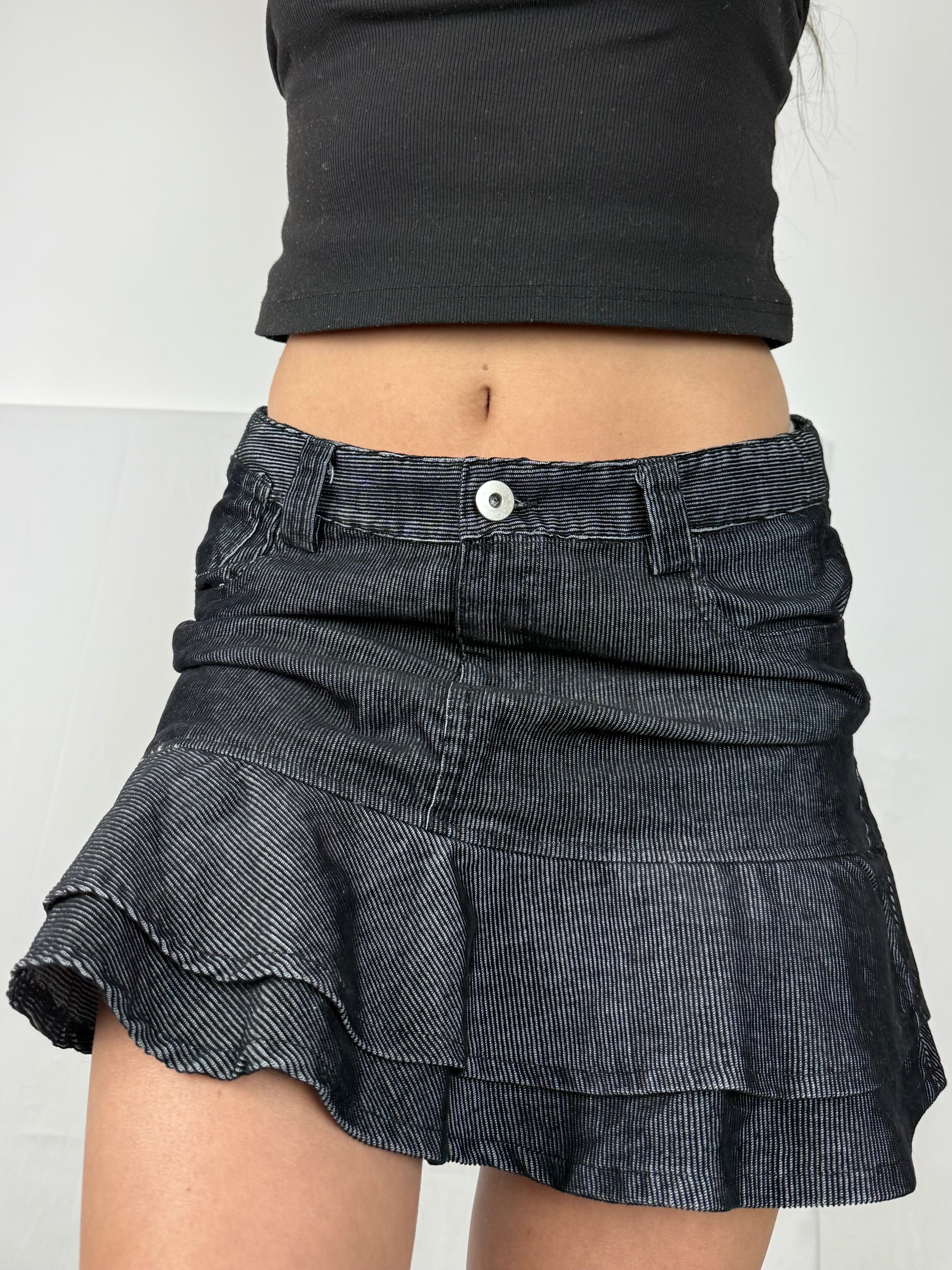 Grey ribbed denim pleated mini skirt (L)