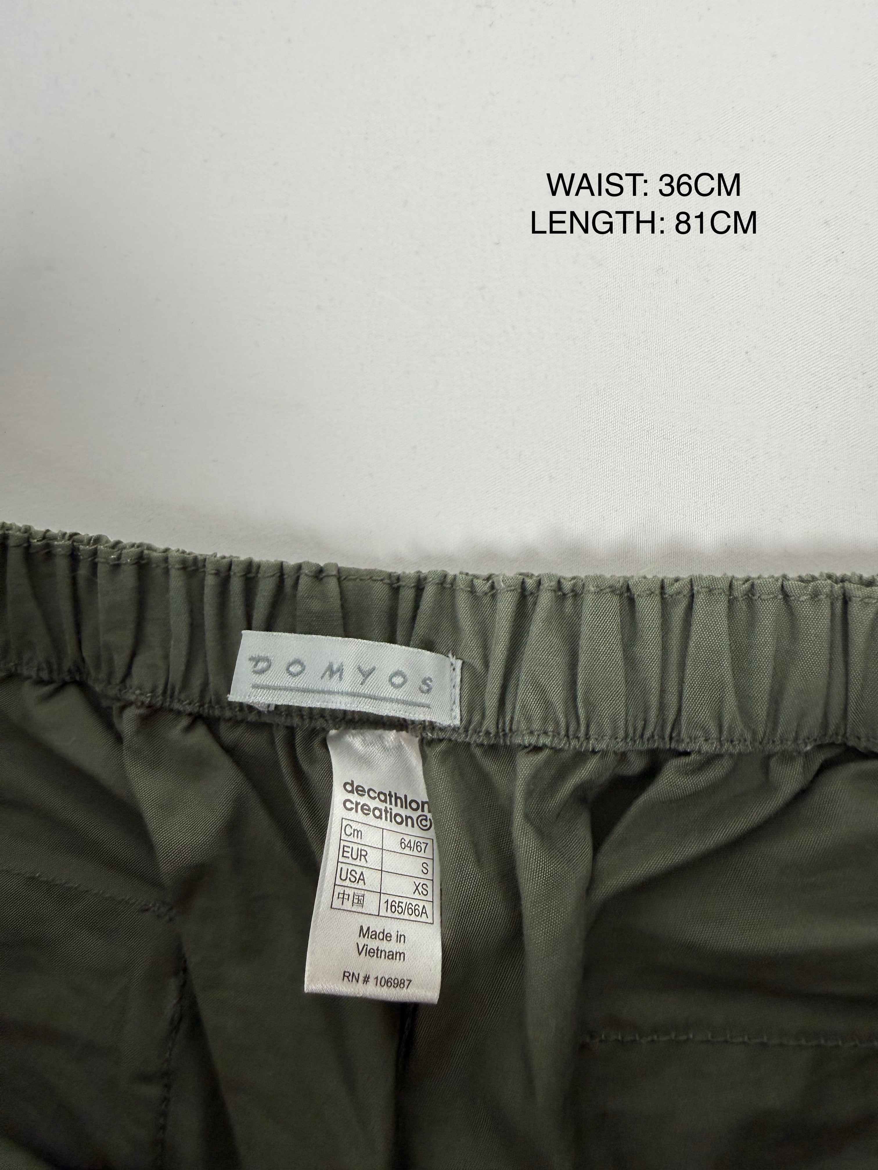 Khaki stretchy low rise capri pants (S)