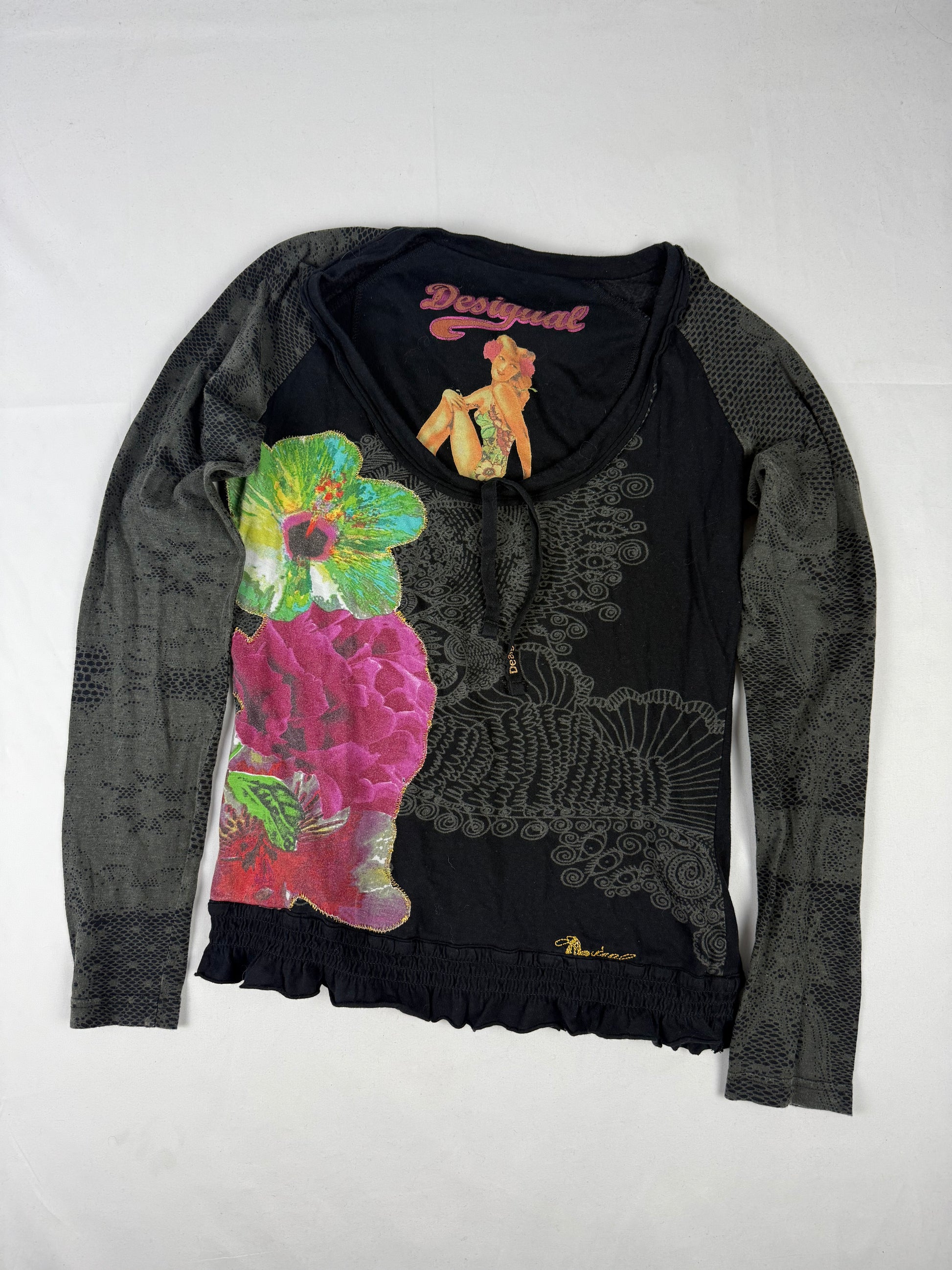 Black graphic long sleeves top (S/M)