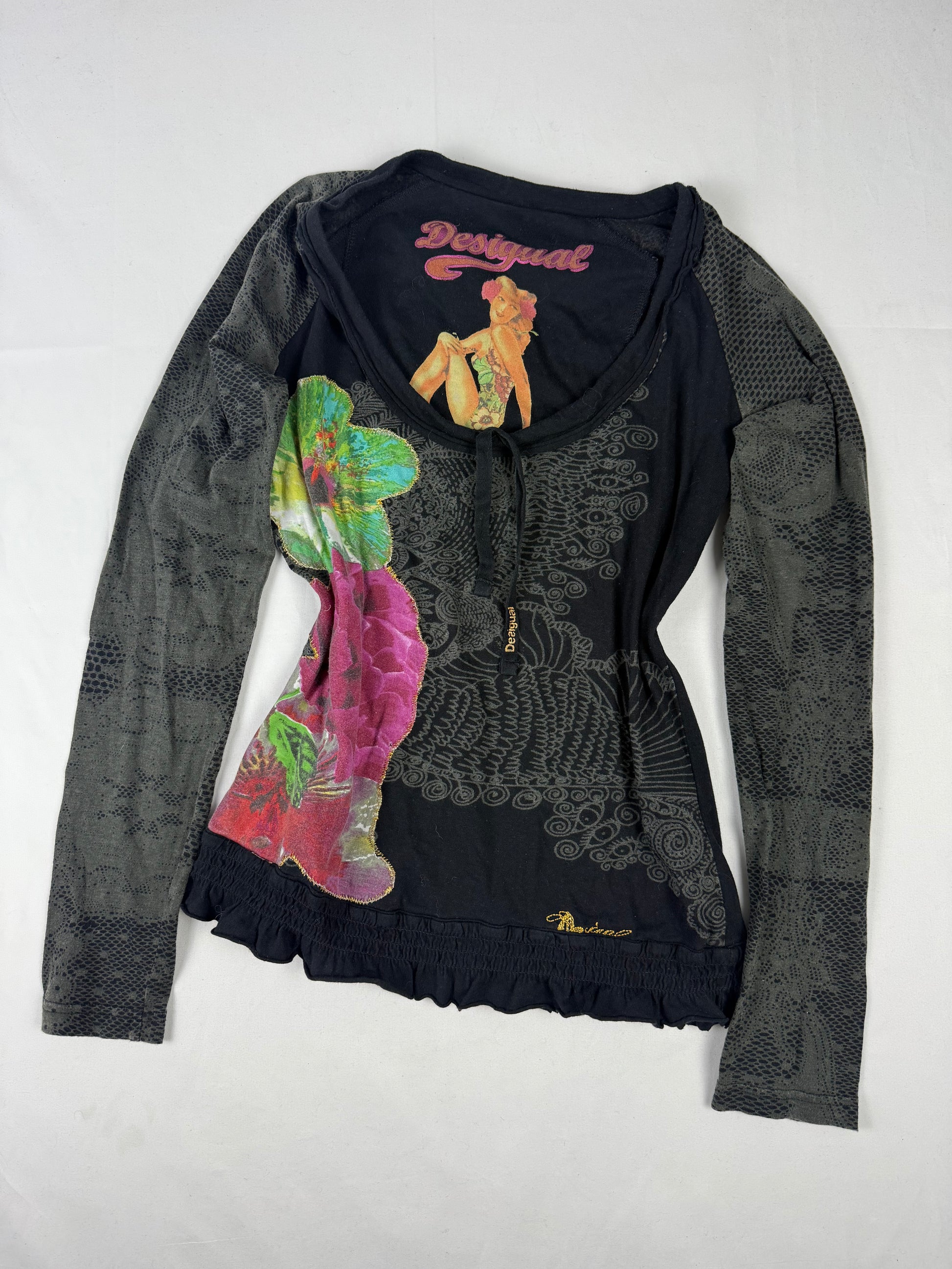 Black graphic long sleeves top (S/M)