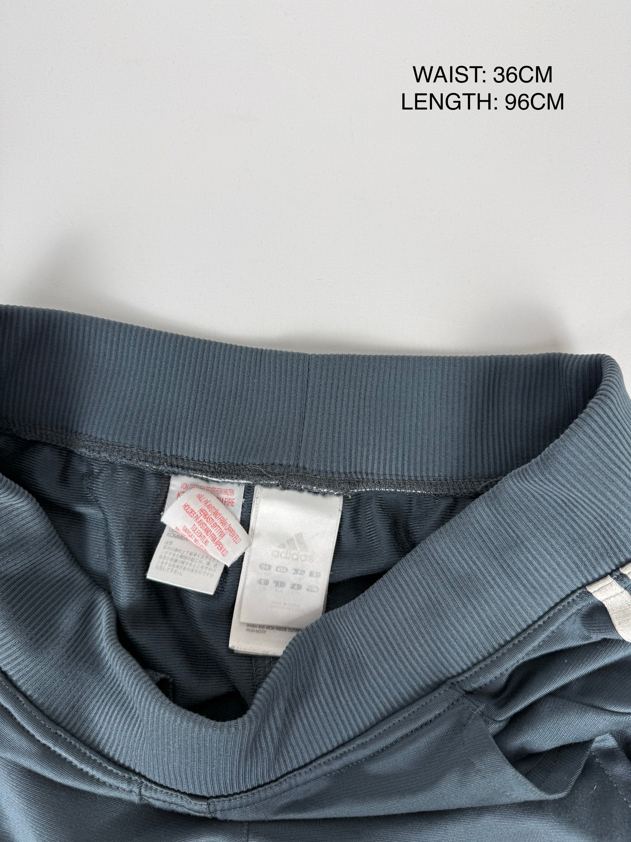 Grey activewear flare pants (S)