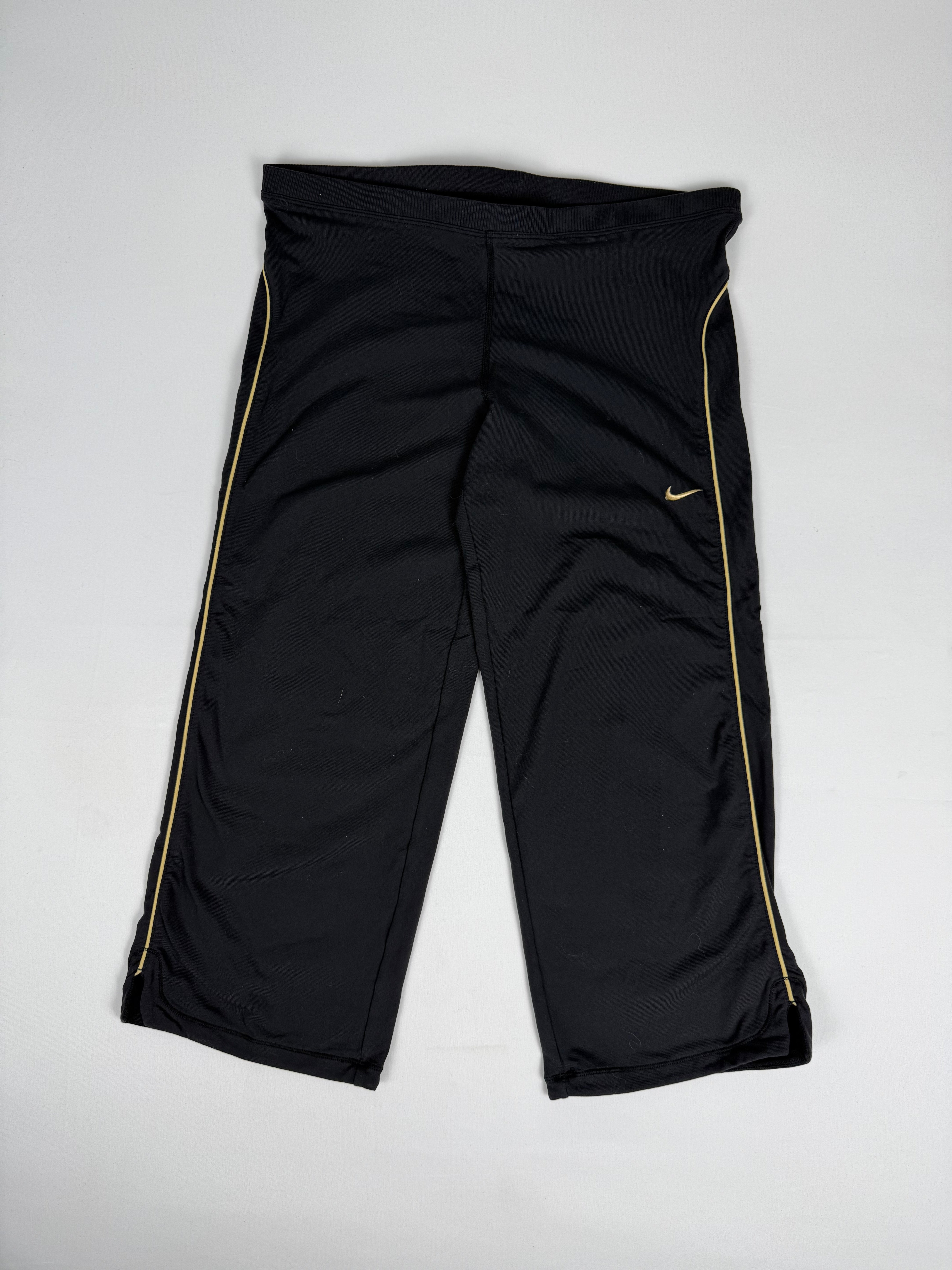 Black stretchy activewear capri pants (S)