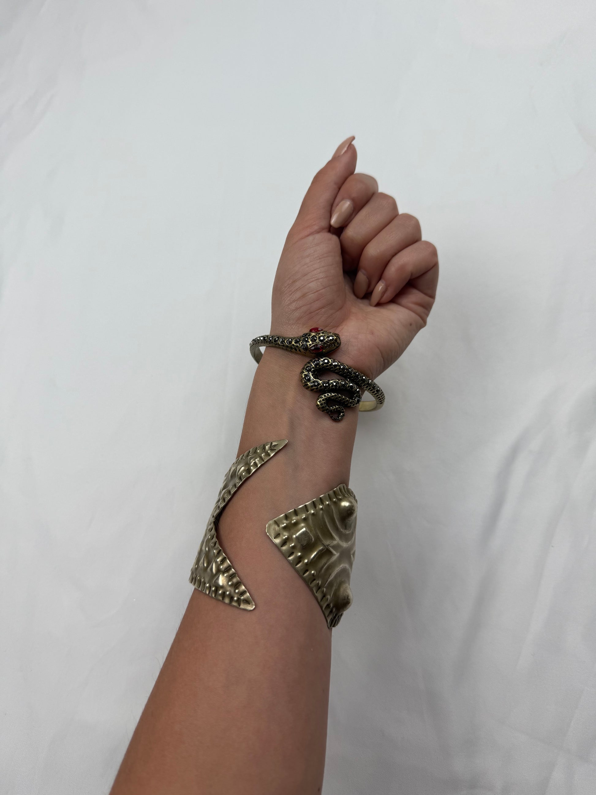 Gold bangle inox bracelet