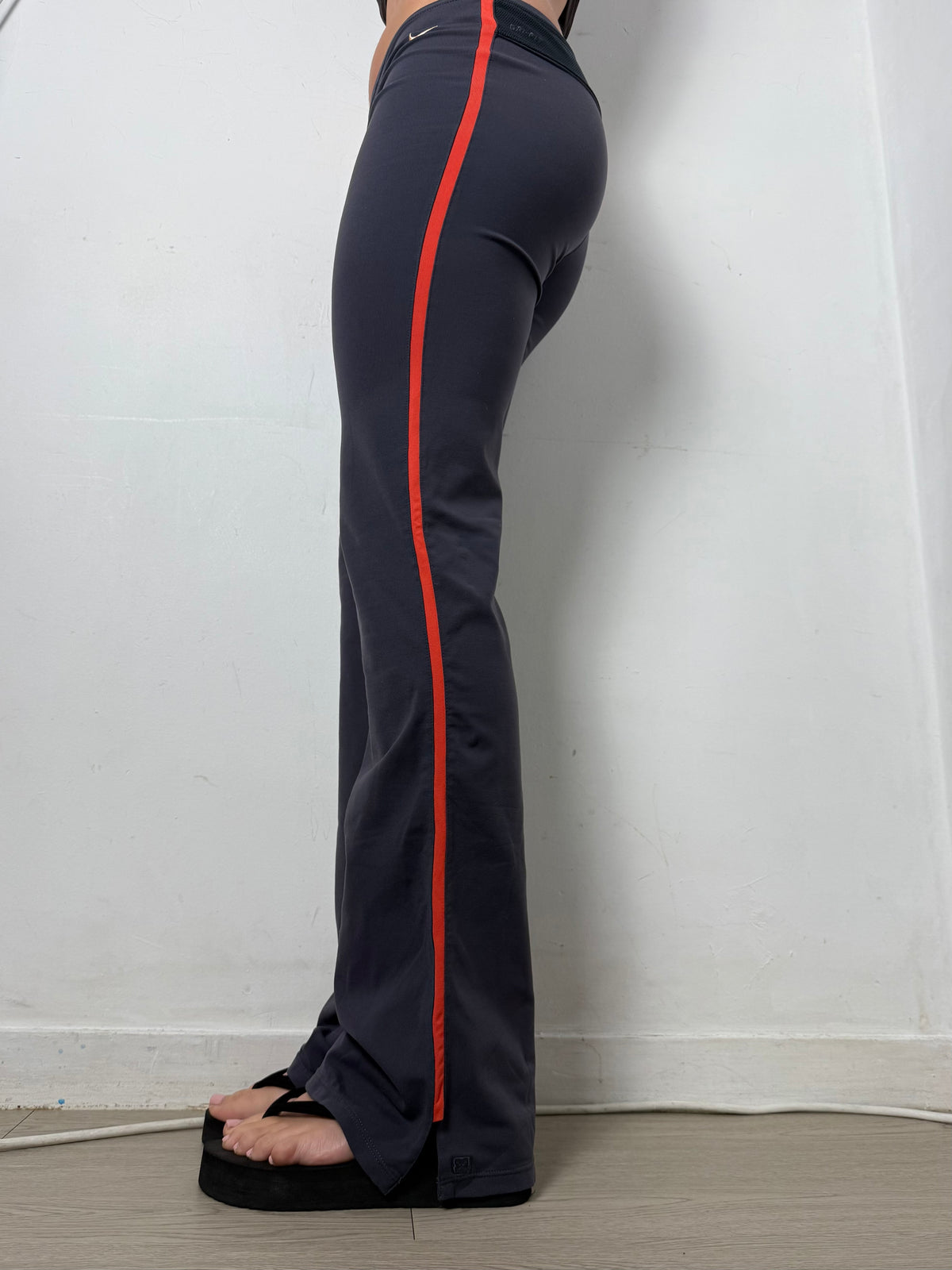 Pantalon droit taille basse en jean noir (XS)