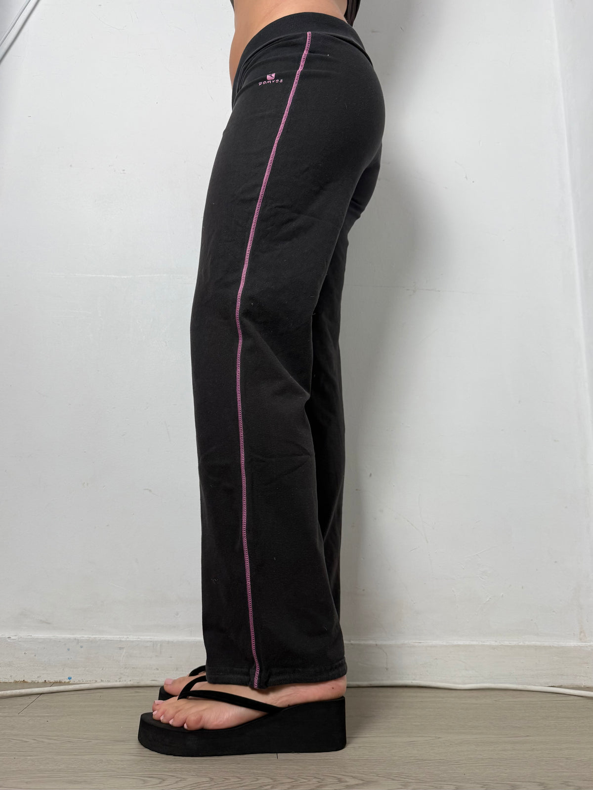 Black activewear flare pants (S)