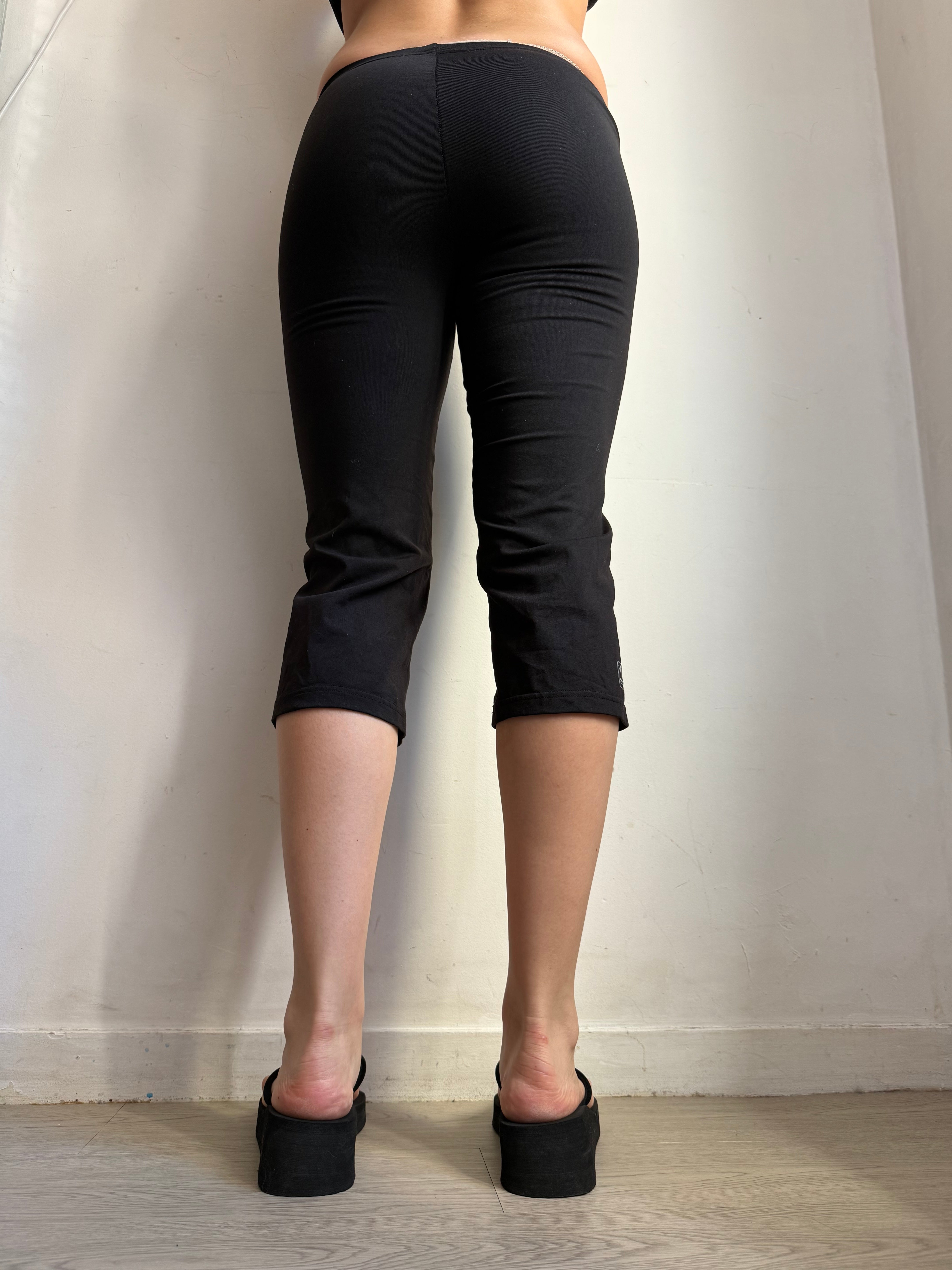 Black cotton activewear capri pants (XS)