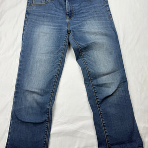 Blue denim low rise capri pants (M)