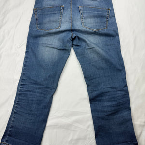 Blue denim low rise capri pants (M)