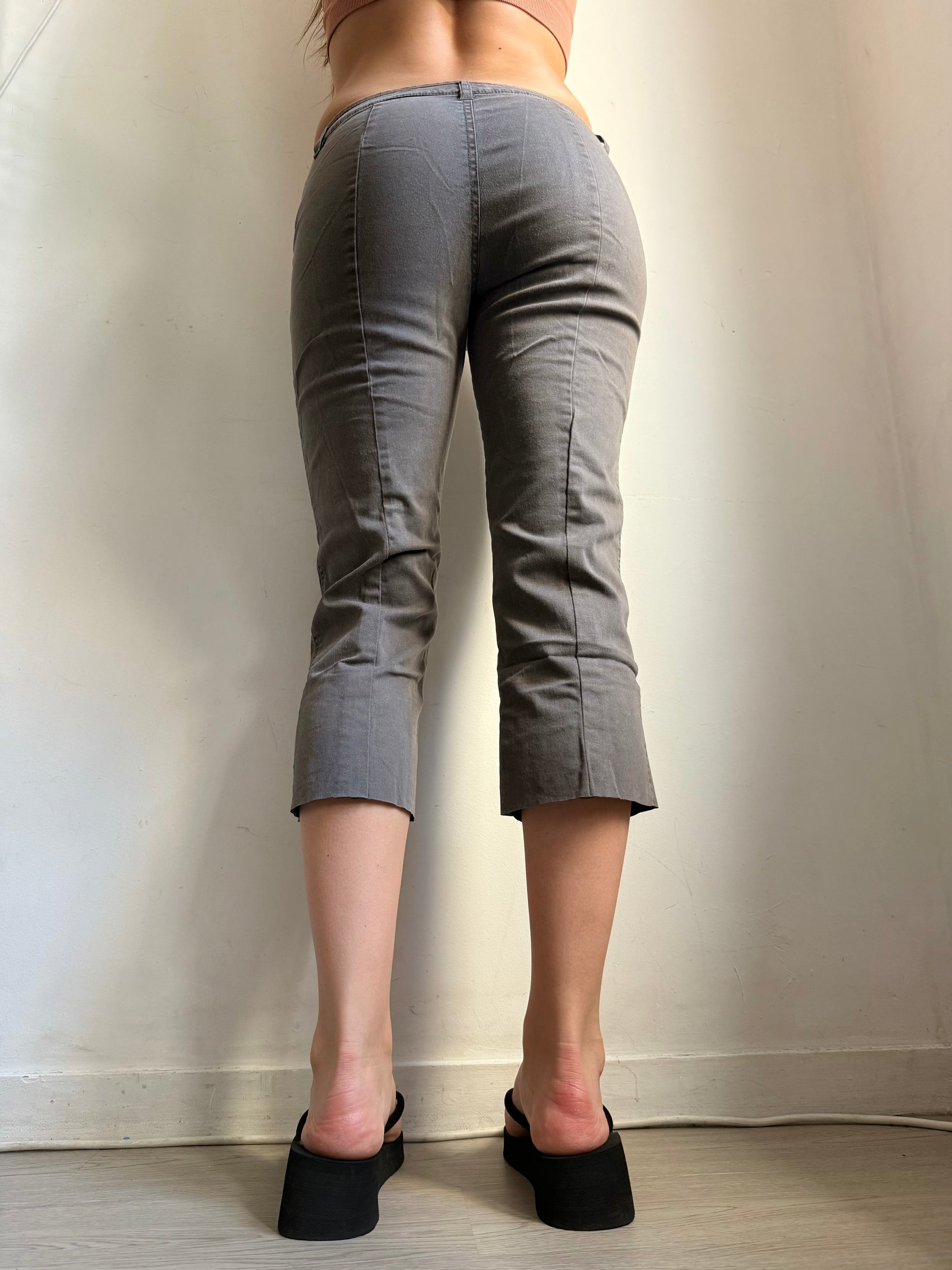 Khaki utility low rise capri pants (S)