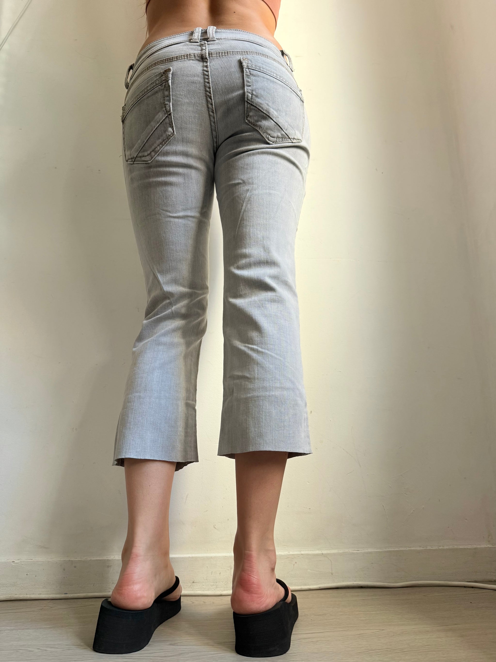 Grey low rise denim capri pants (S/M)