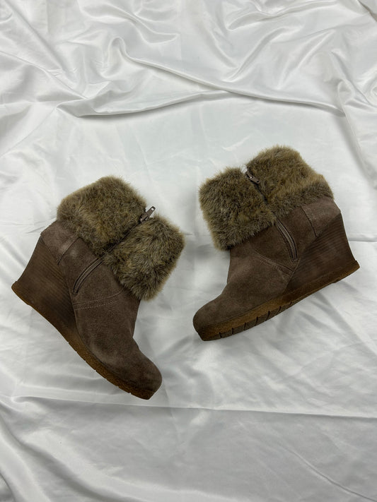 Brown faux fur suede mid boots (39)