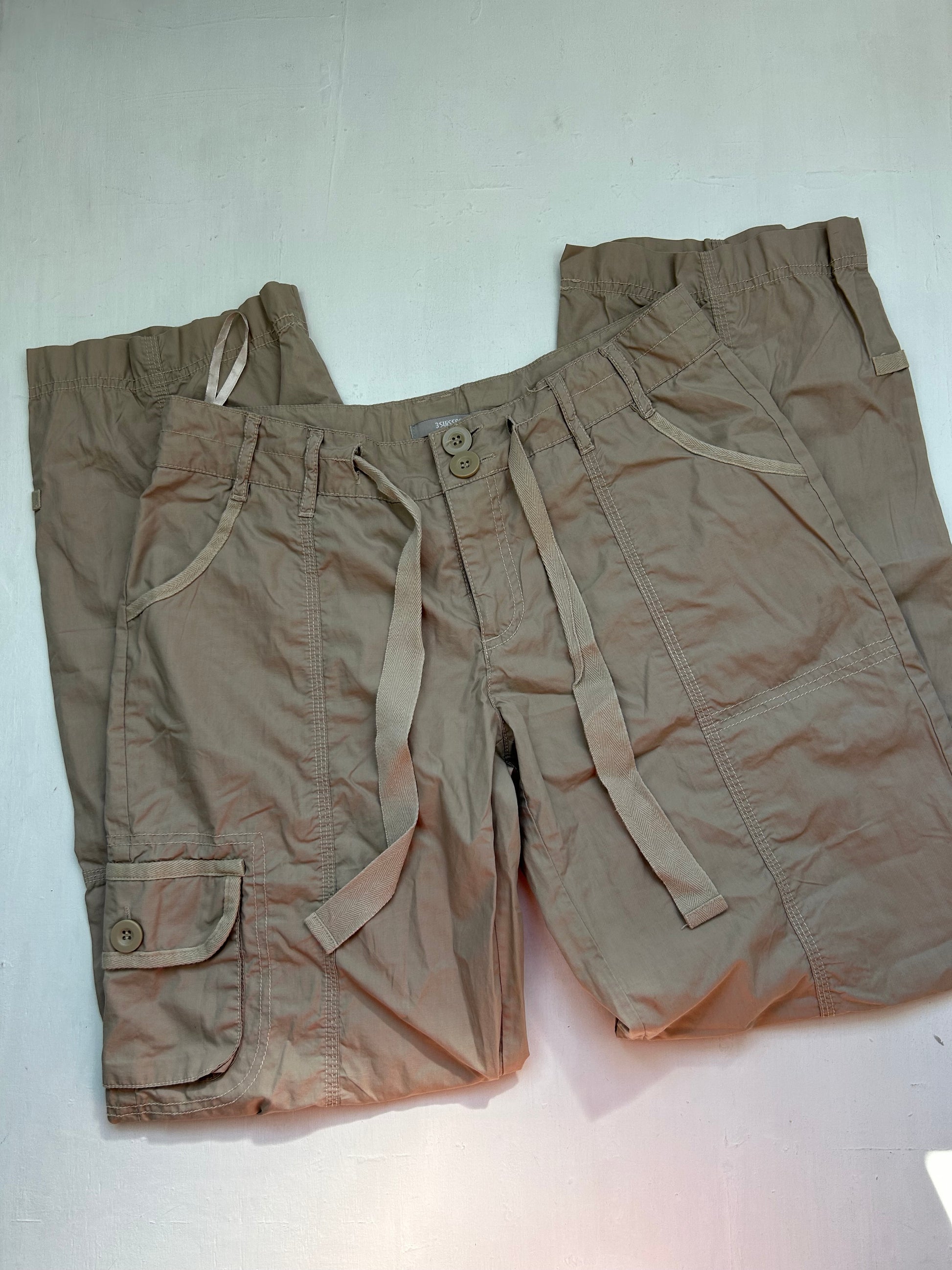 Beige cargo low rise baggy pants (L)
