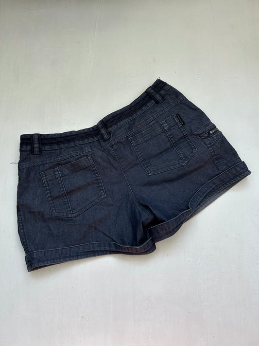 Navy blue denim low rise cargo mini short (M)