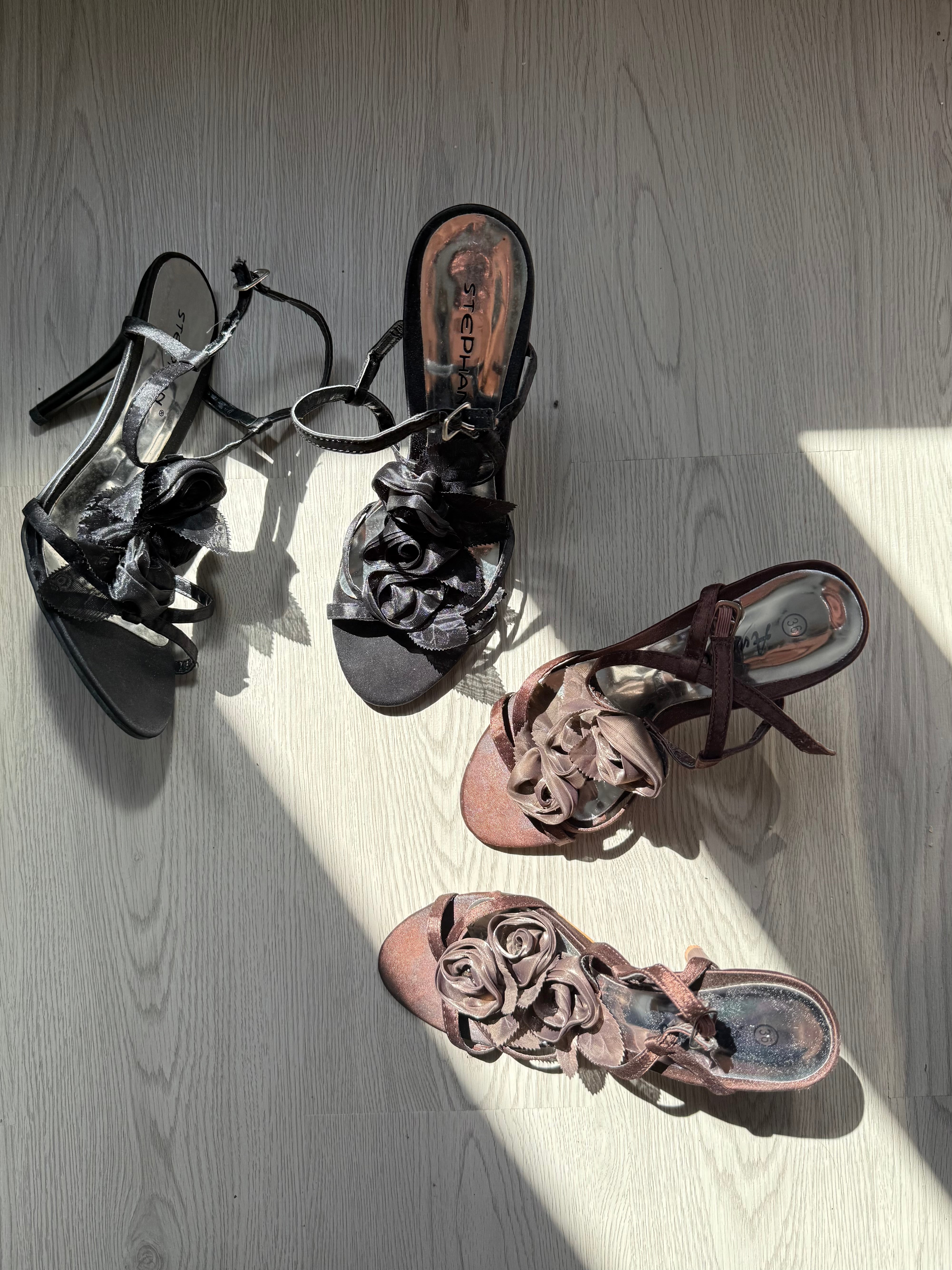 Brown flower appliquée heels (36)
