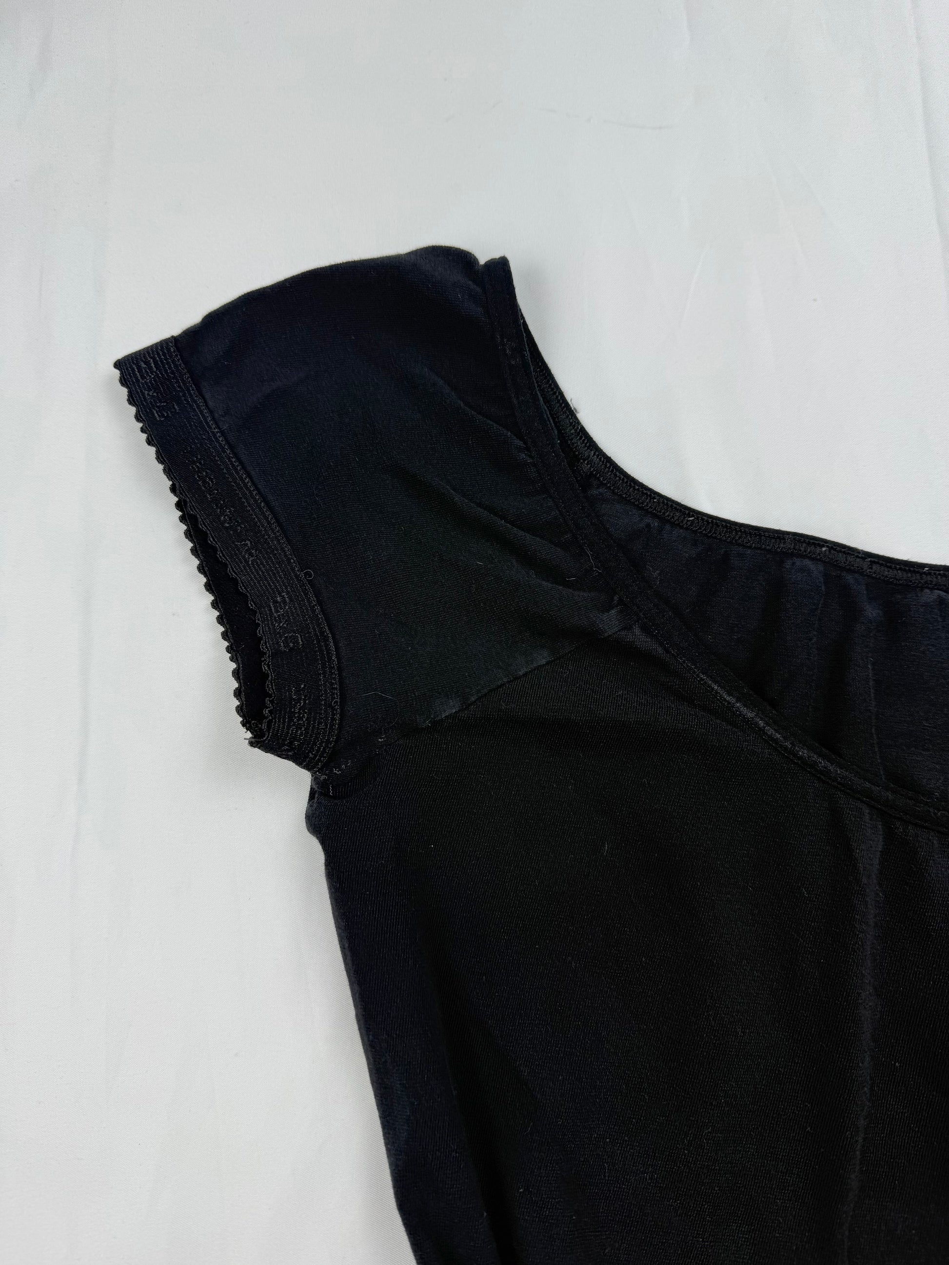 Black cotton super stretch tight fit tee (M/L)