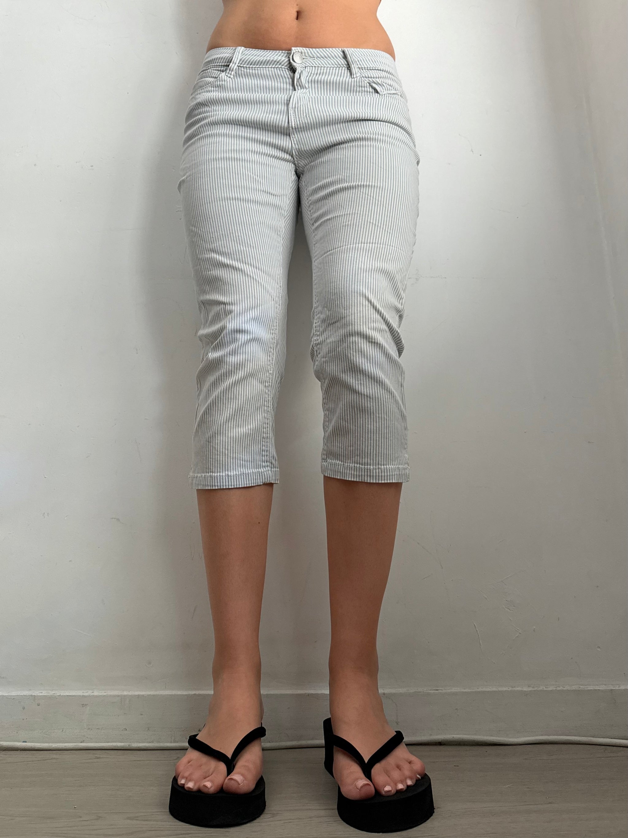 Baby blue striped denim low waist capri pants (S)