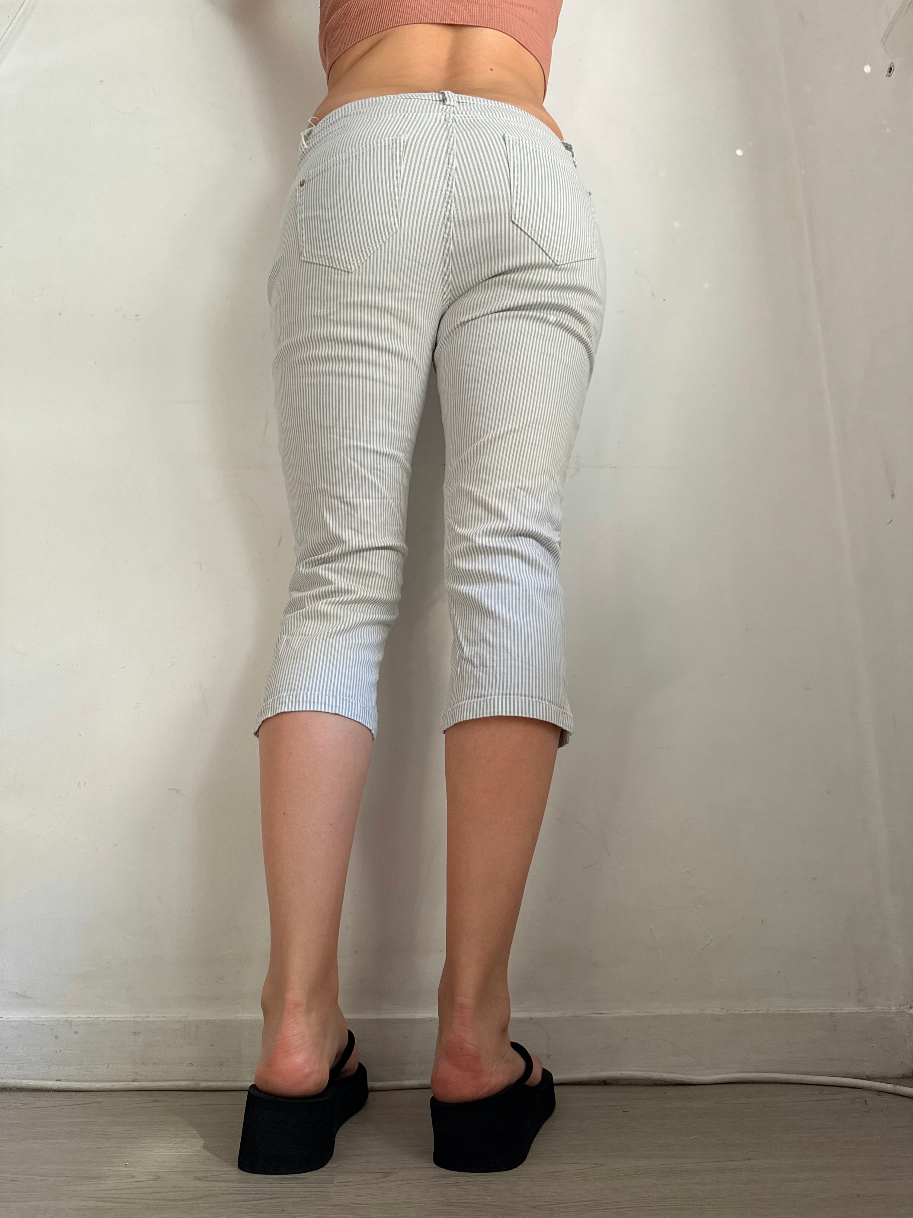 Baby blue striped denim low waist capri pants (S)