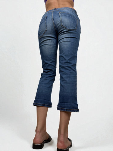 Blue denim low rise capri pants (M)