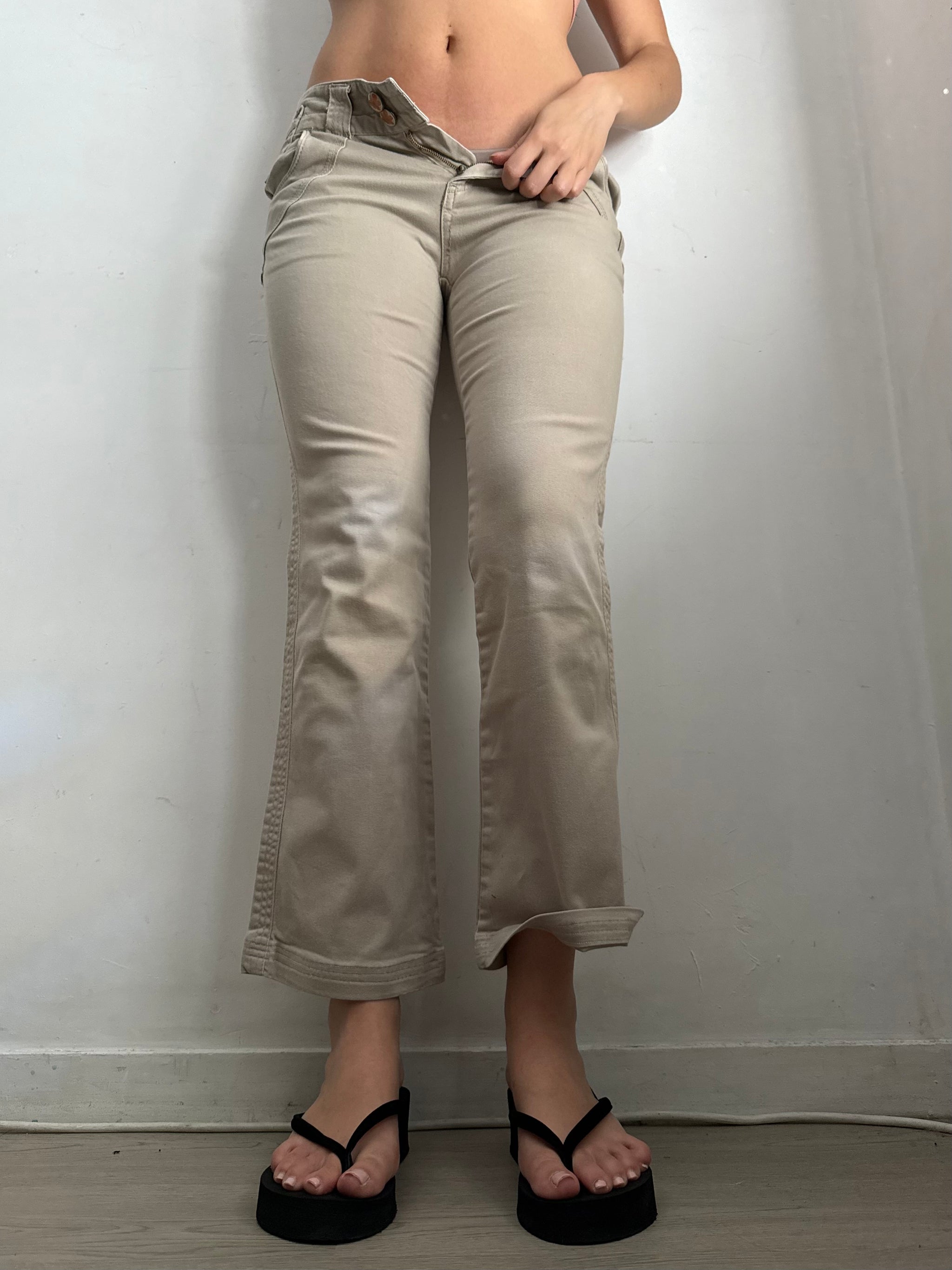 Beige low rise capri pants (S)